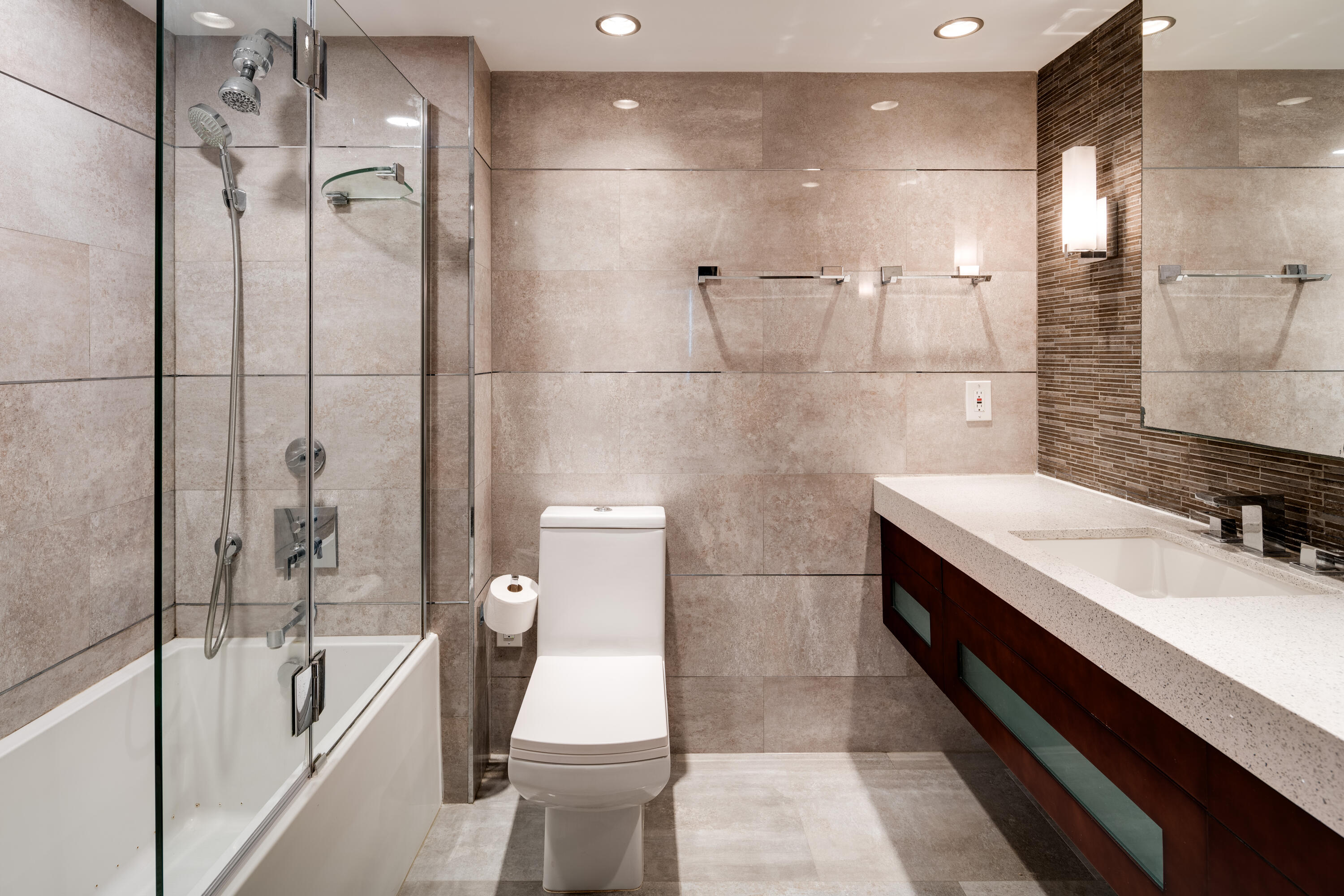 650 W West #701, Miami Beach FL 33139