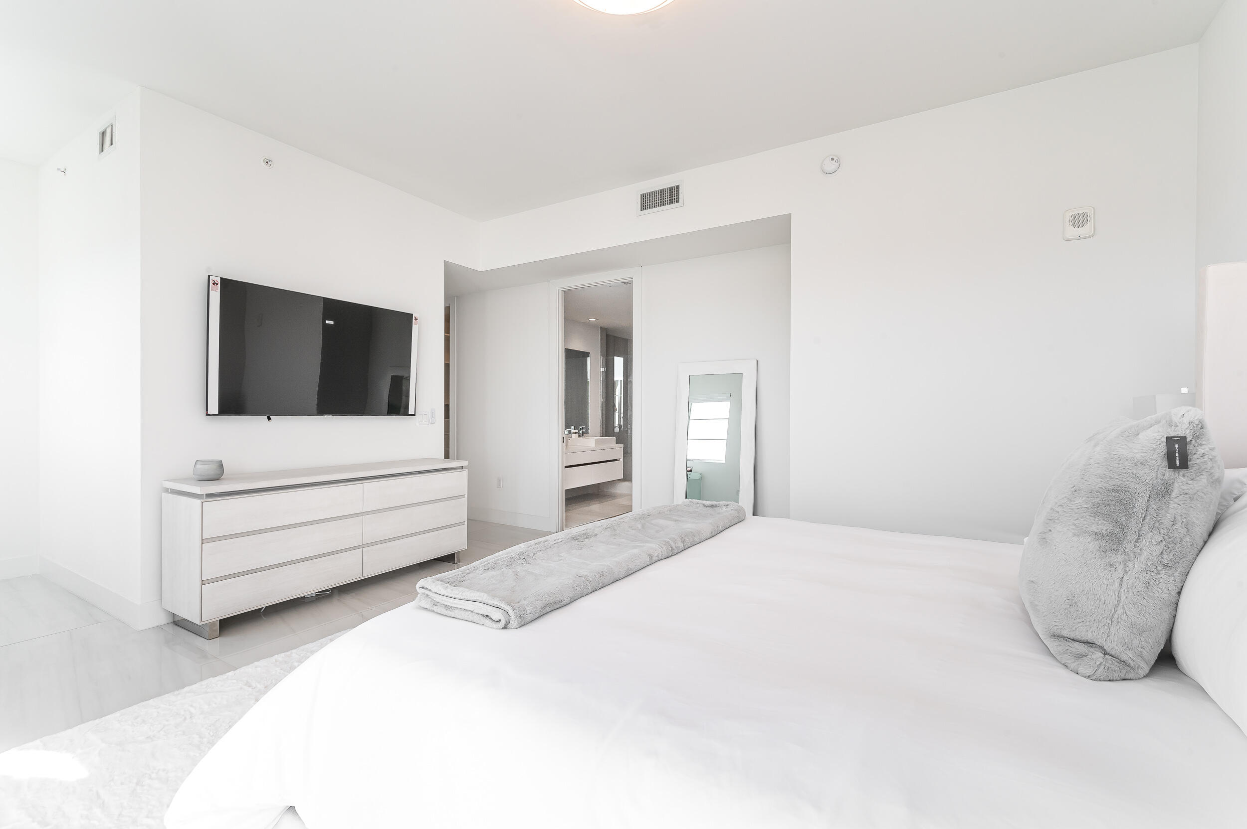 155 E Boca Raton #1103, Boca Raton FL 33432