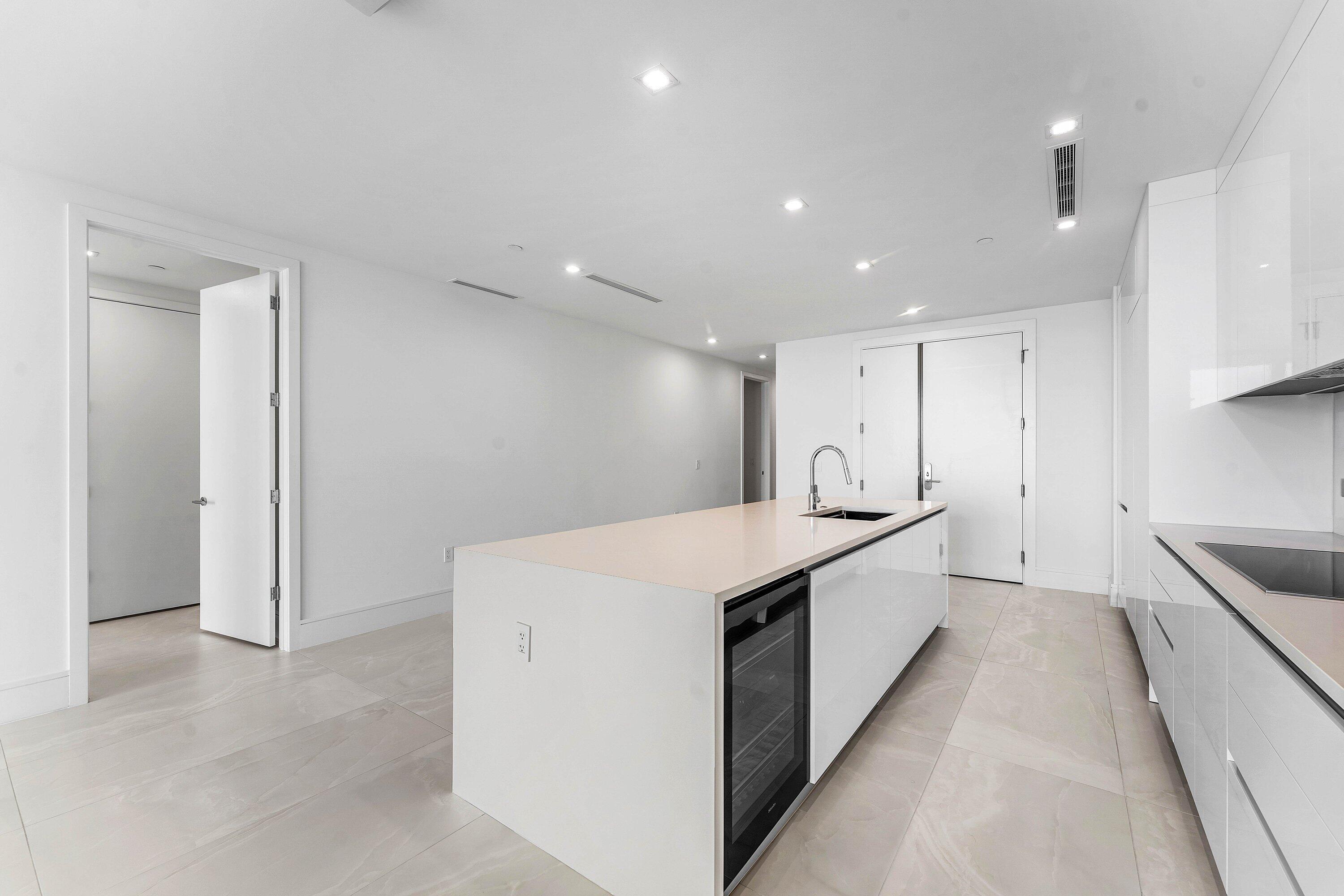 220 Lake Shore #1006, Lake Park FL 33403
