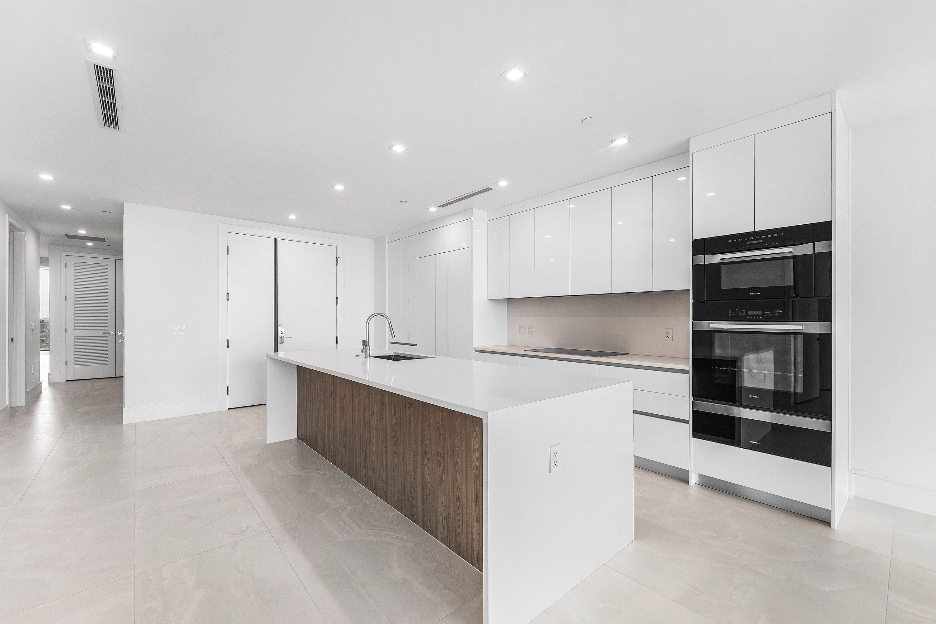 220 Lake Shore #1006, Lake Park FL 33403