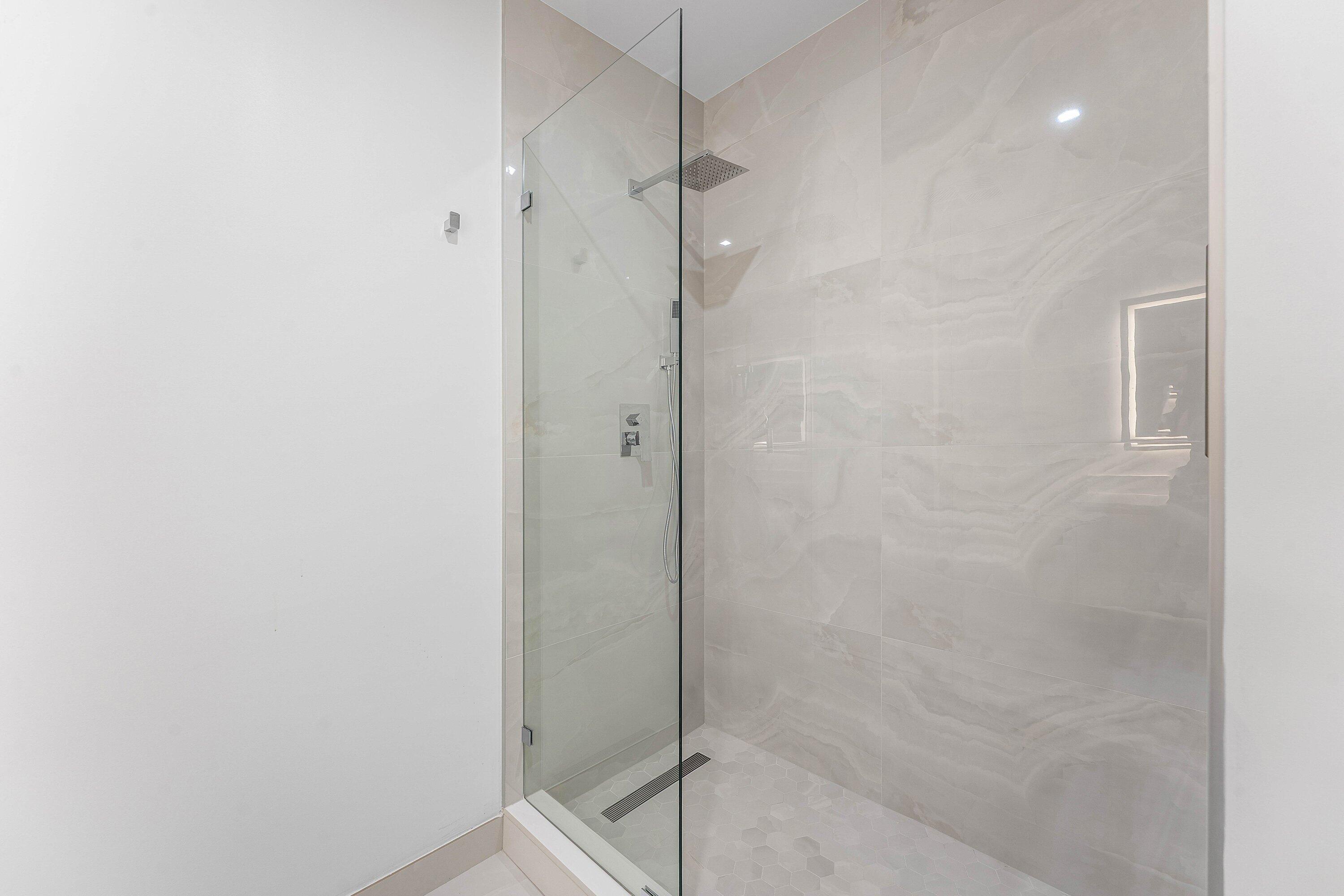 220 Lake Shore #1006, Lake Park FL 33403