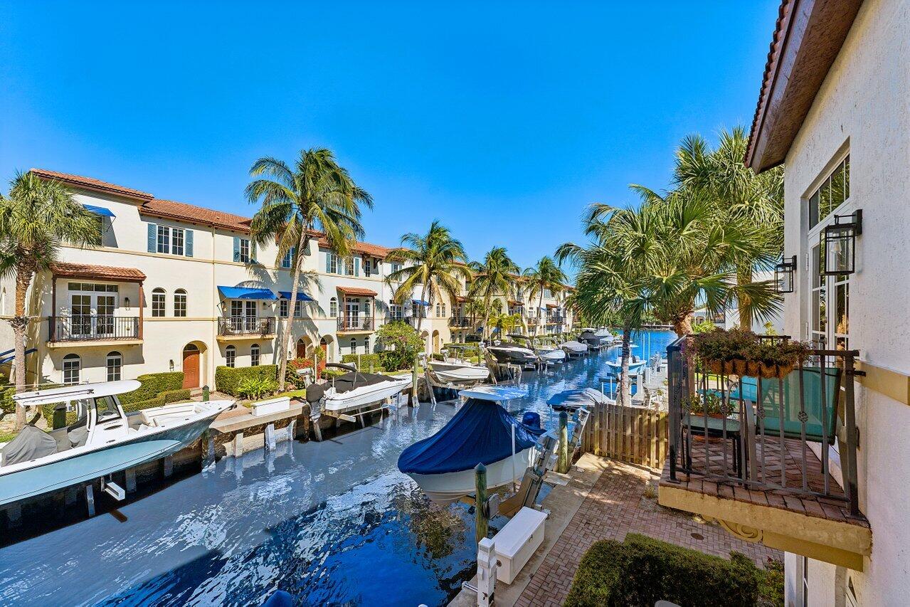 813 Estancia, Boynton Beach FL 33435