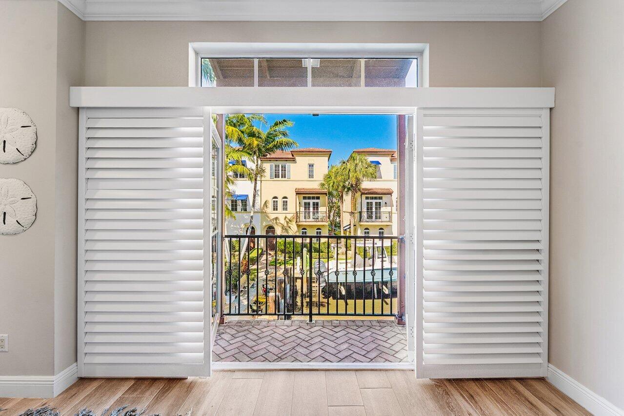 813 Estancia, Boynton Beach FL 33435