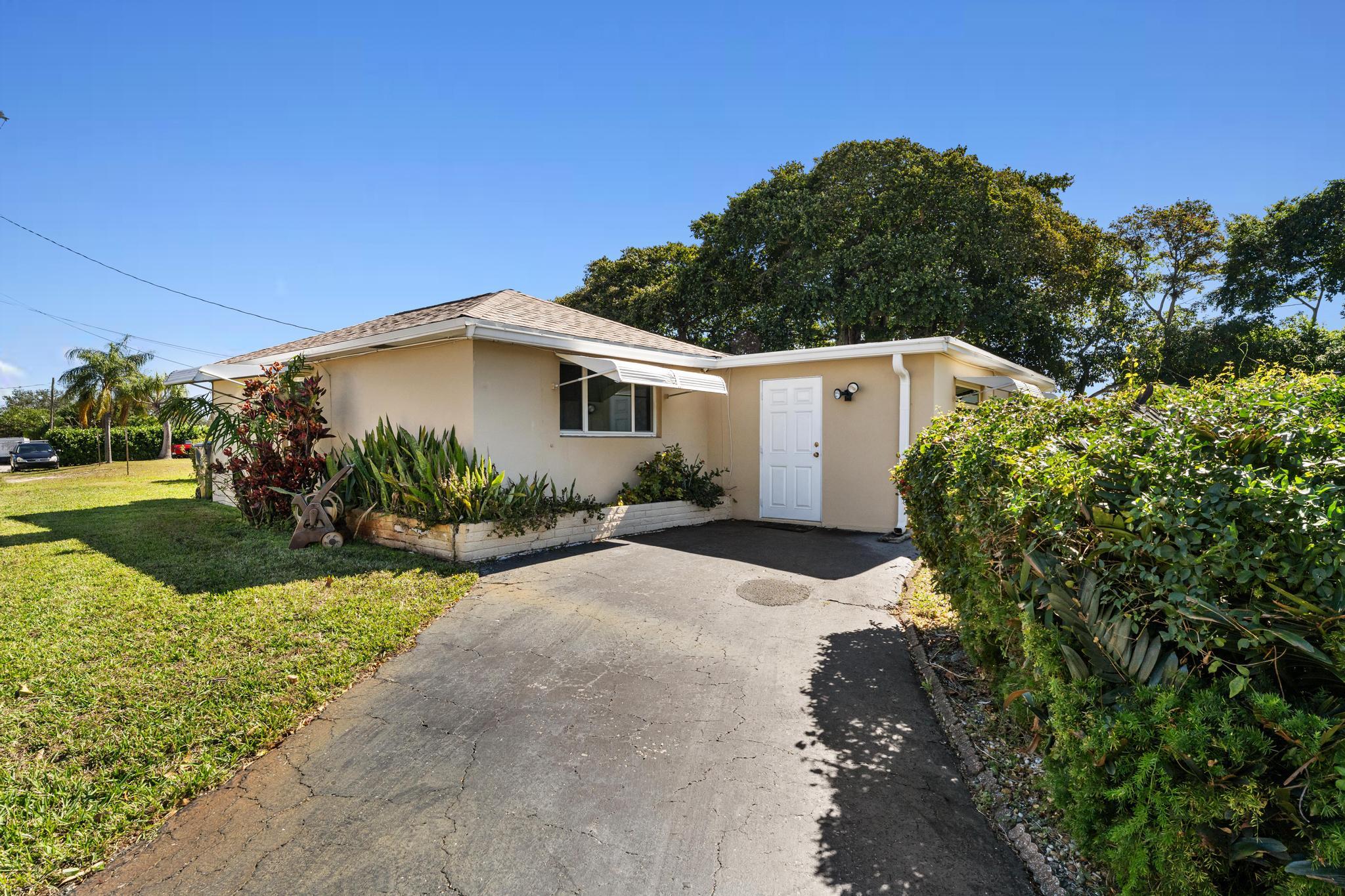 1812 High Ridge, Lake Worth FL 33461