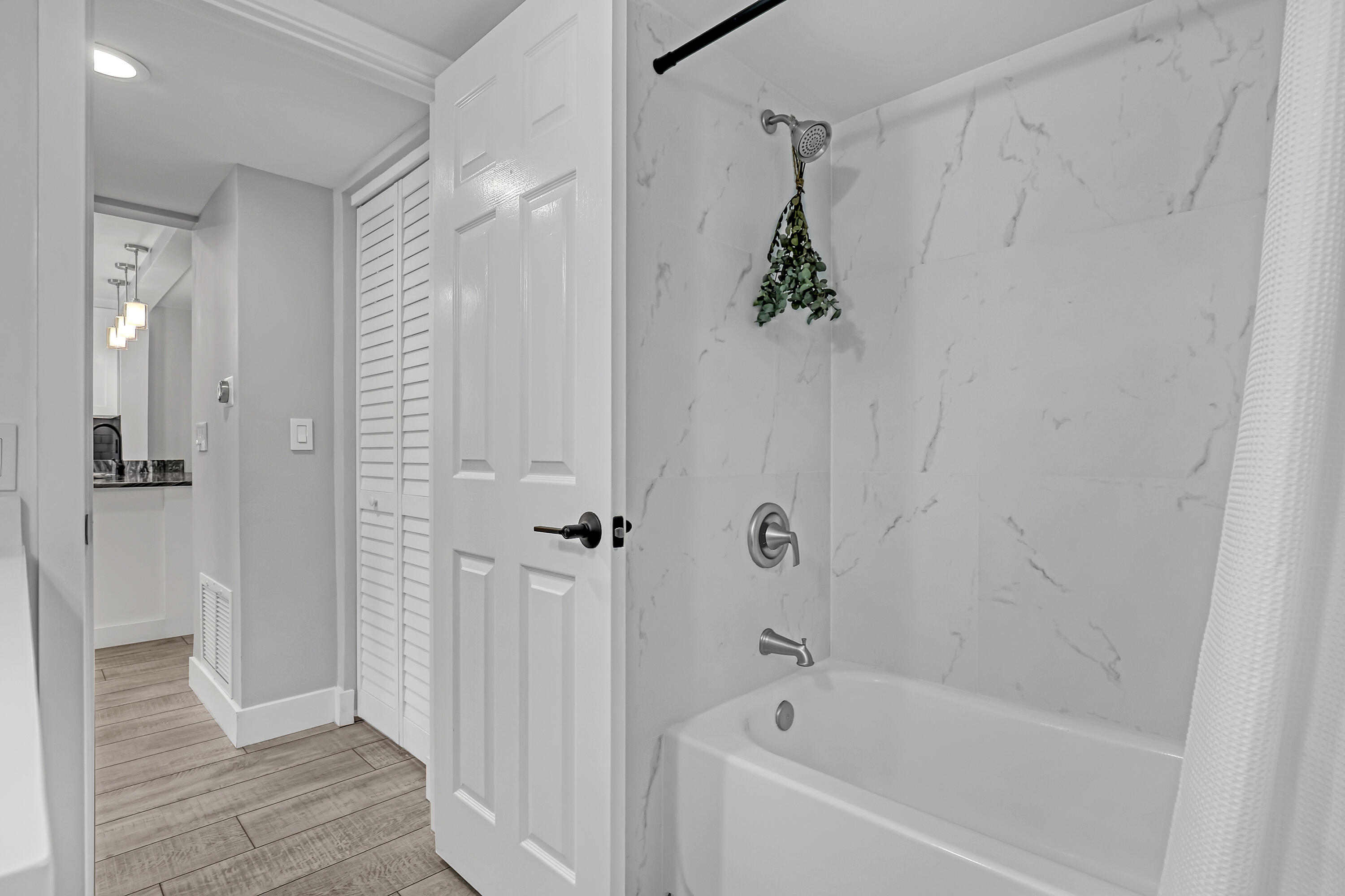 204 Palm Beach Trace #204, Royal Palm Beach FL 33411