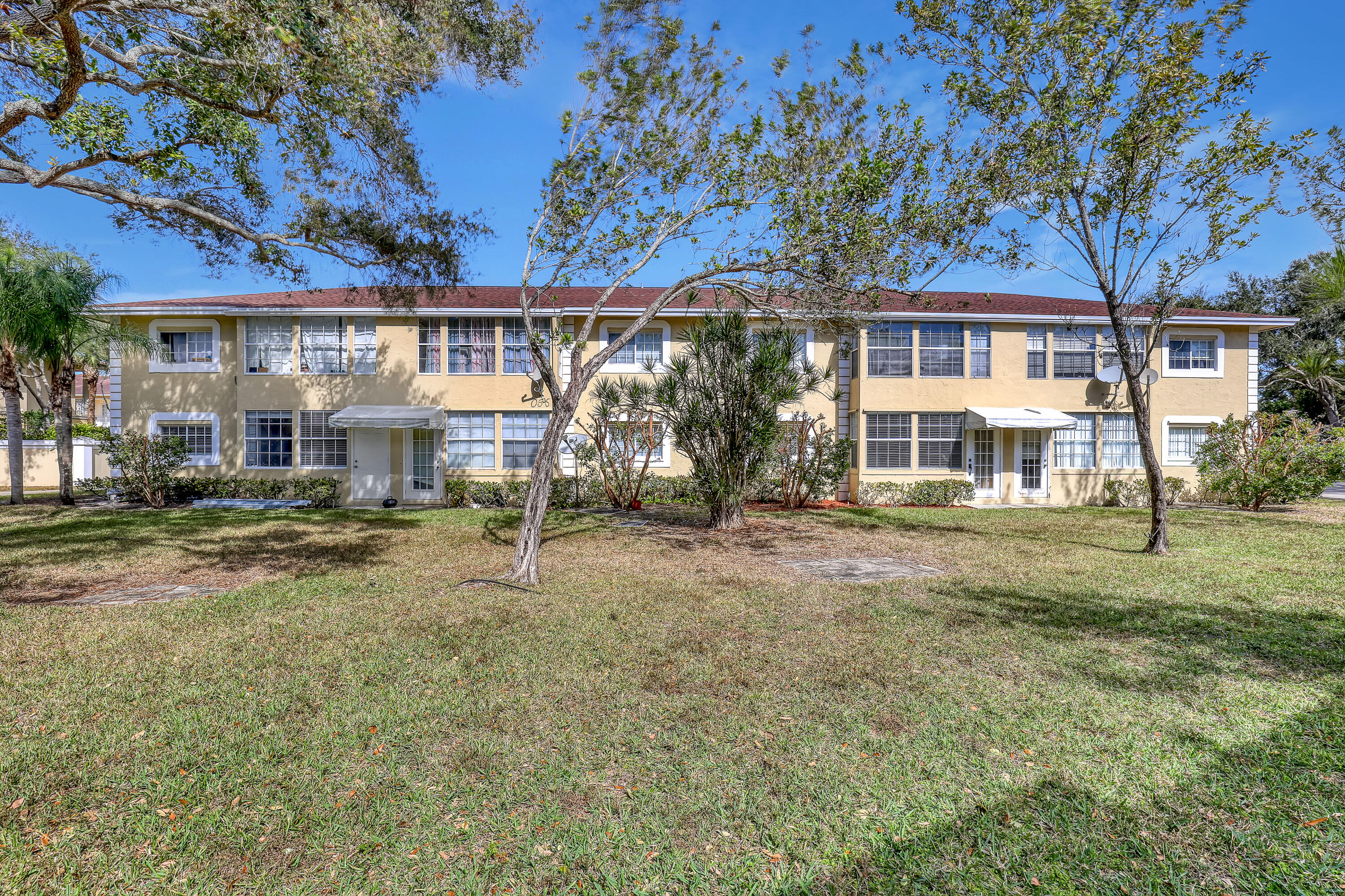204 Palm Beach Trace #204, Royal Palm Beach FL 33411