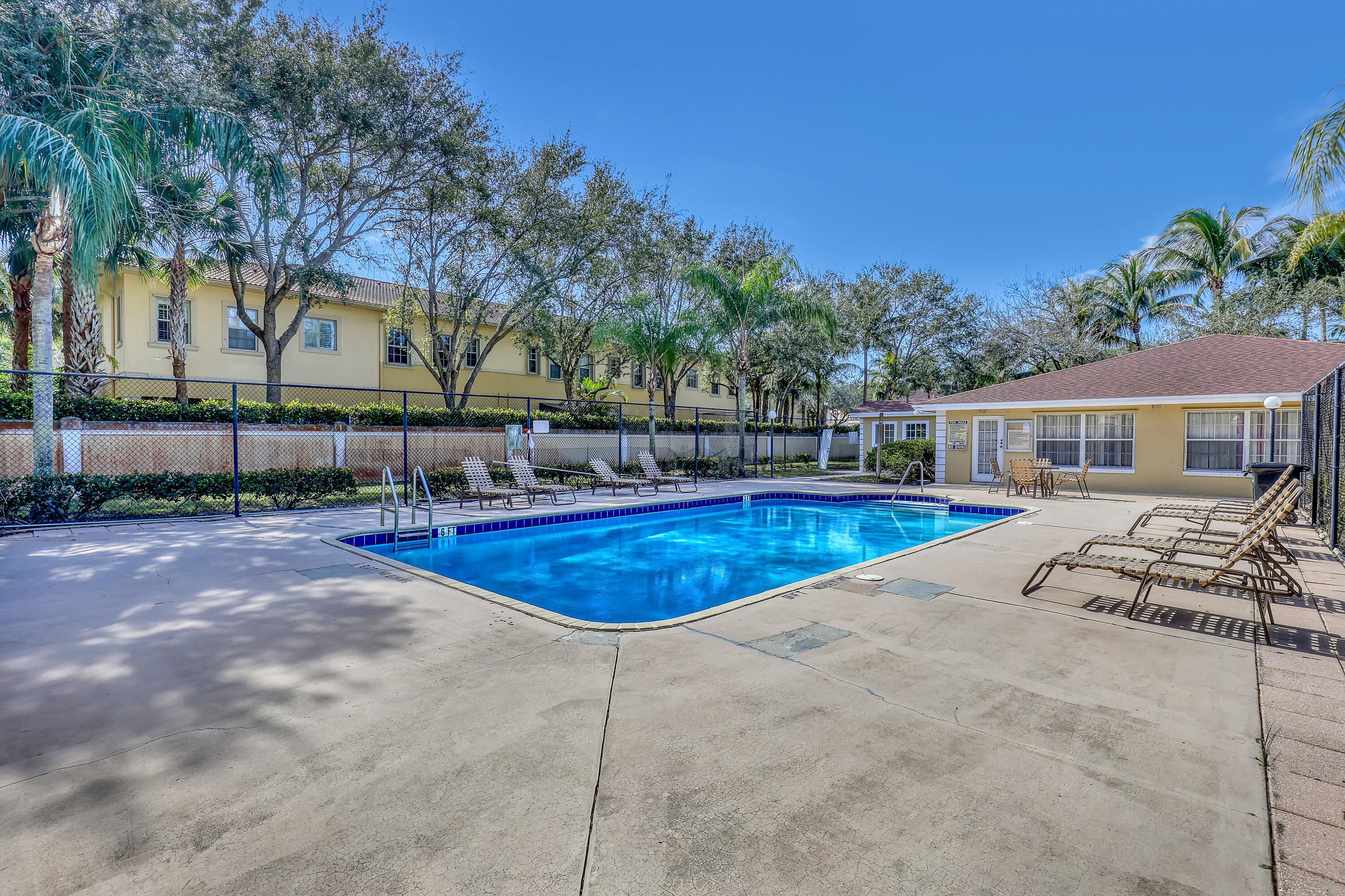 204 Palm Beach Trace #204, Royal Palm Beach FL 33411