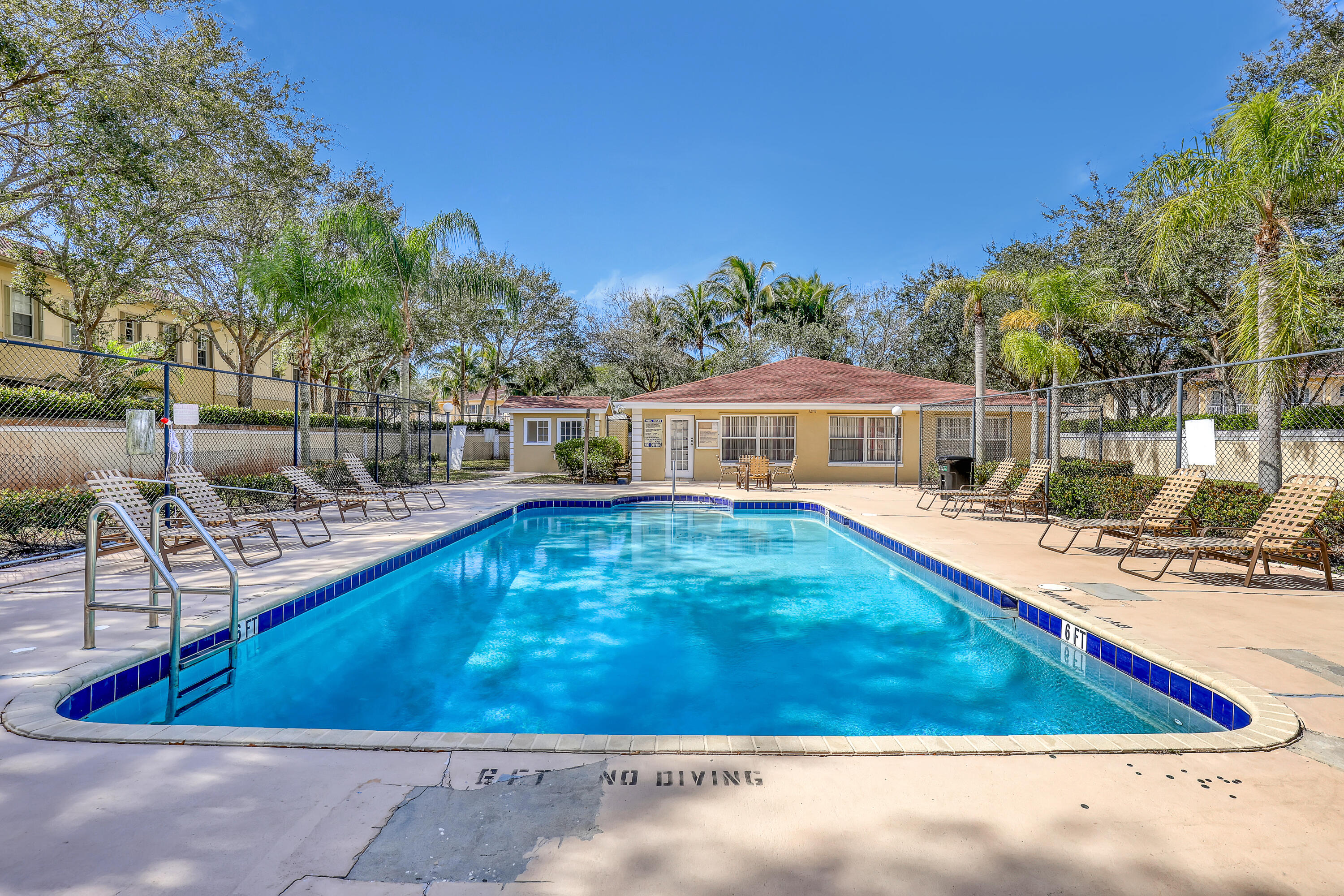 204 Palm Beach Trace #204, Royal Palm Beach FL 33411