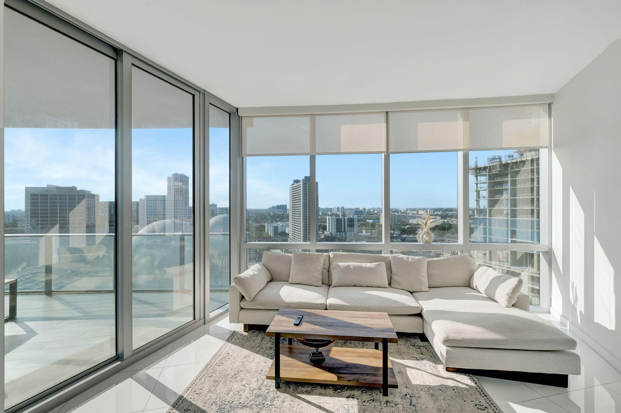 851 NE 1st #1604, Miami FL 33132