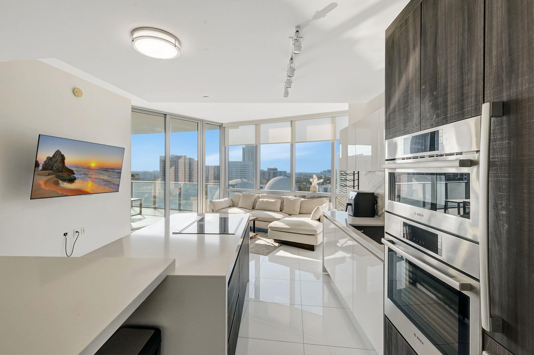 851 NE 1st #1604, Miami FL 33132