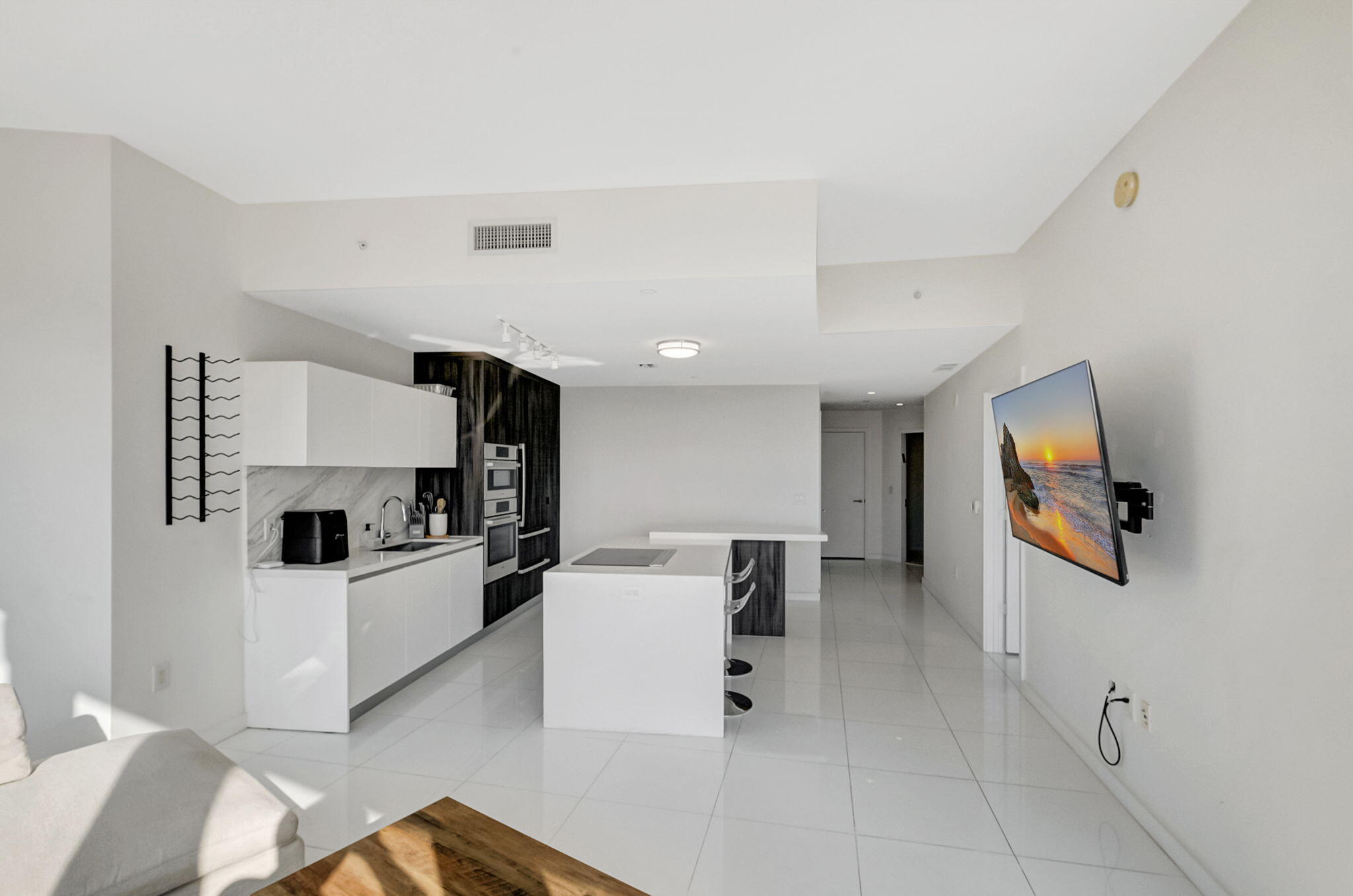 851 NE 1st #1604, Miami FL 33132