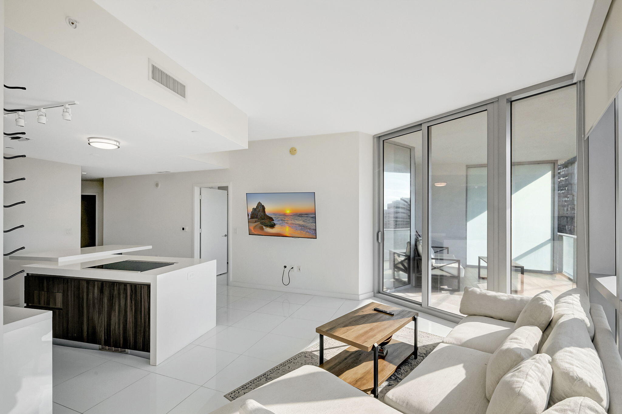 851 NE 1st #1604, Miami FL 33132