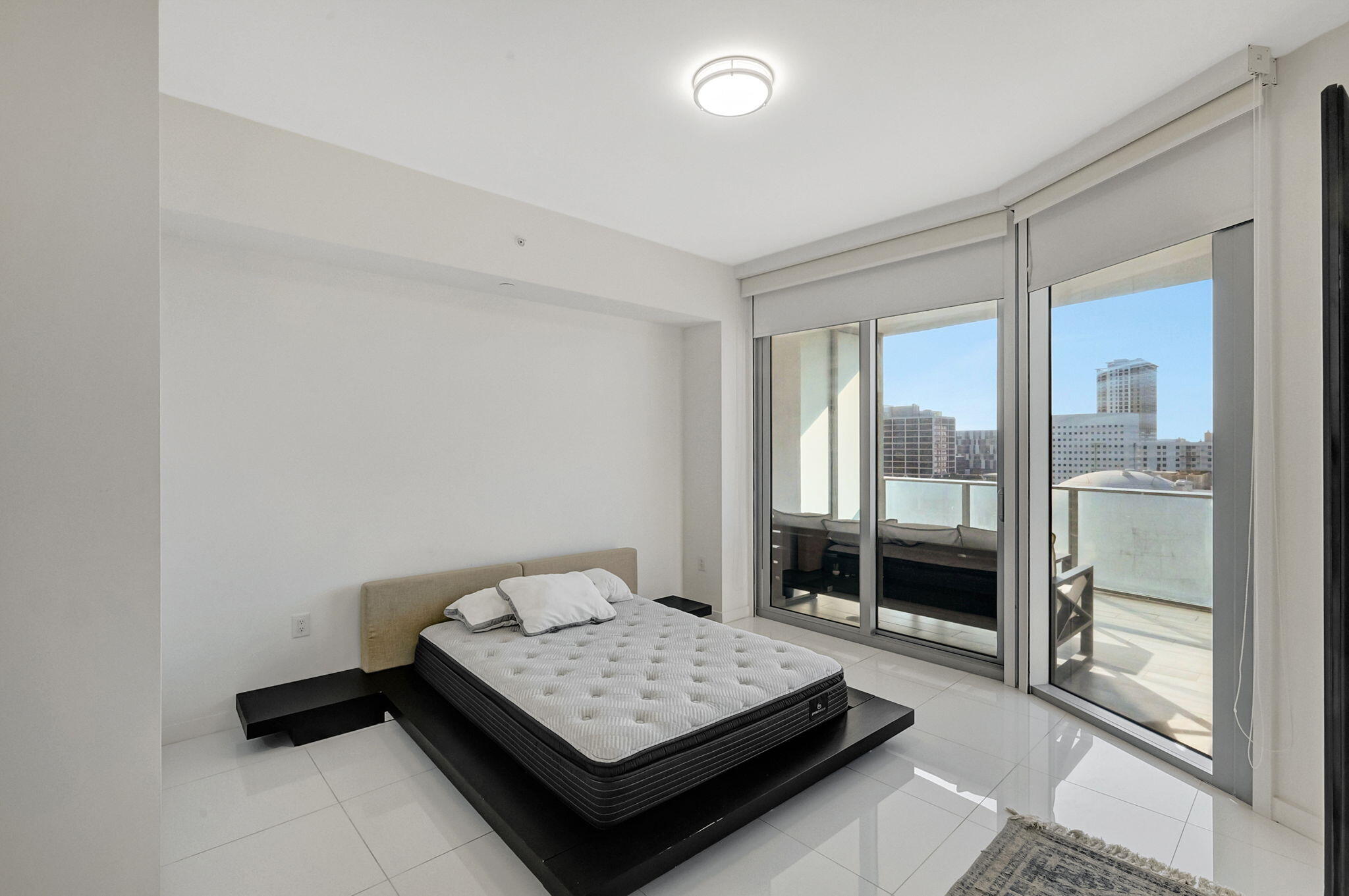 851 NE 1st #1604, Miami FL 33132