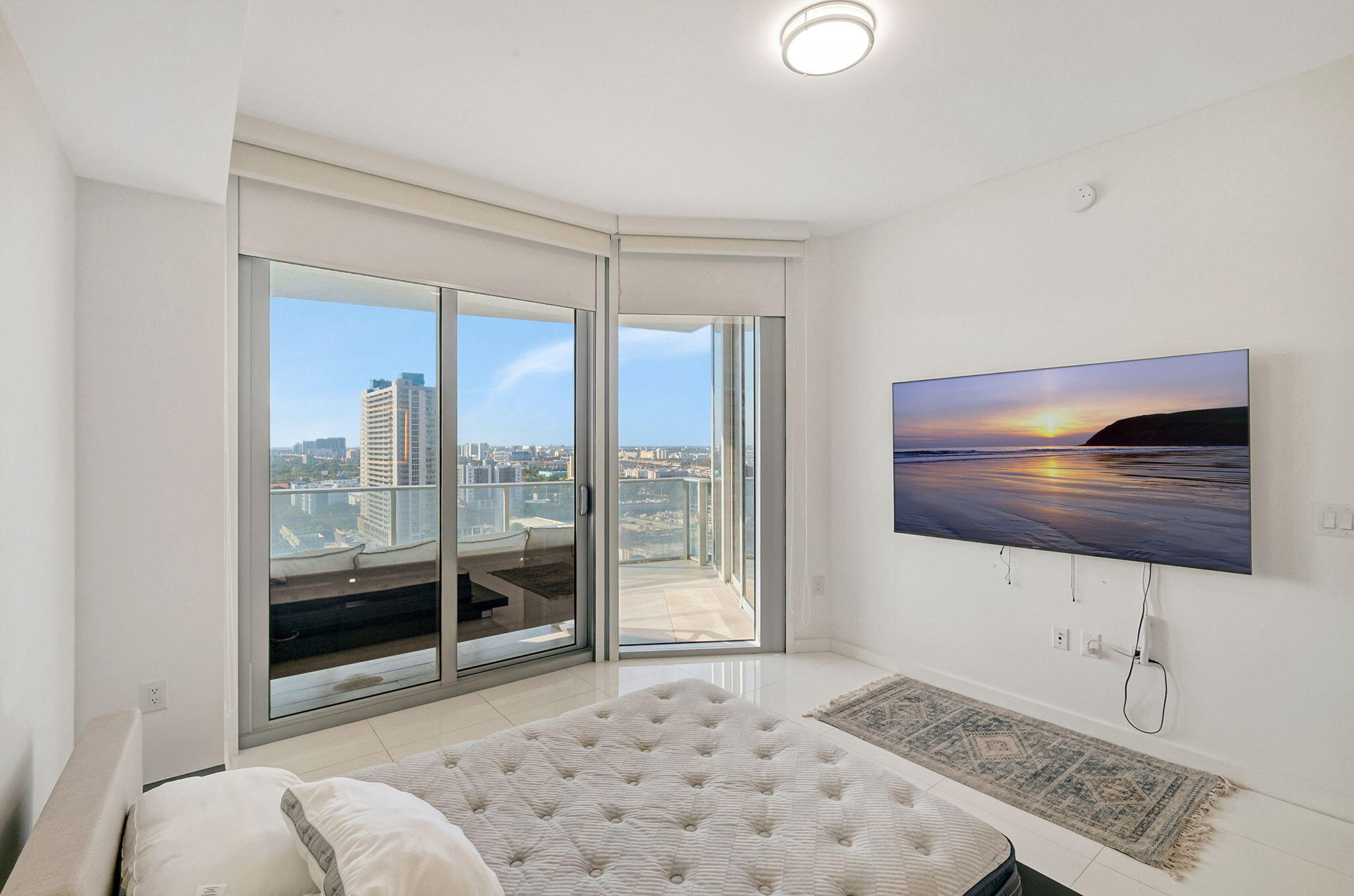 851 NE 1st #1604, Miami FL 33132