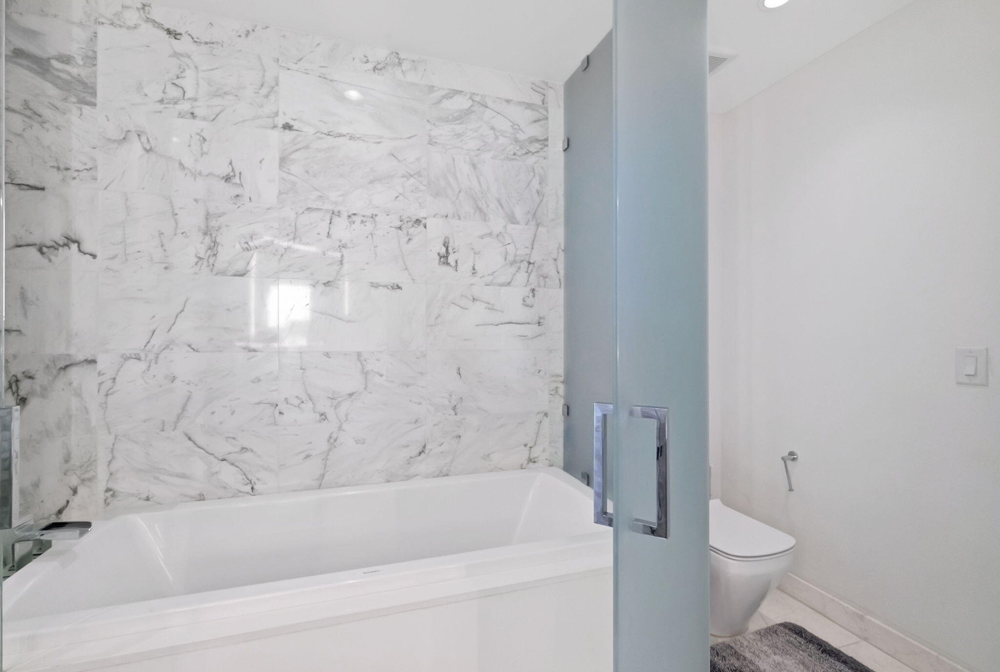 851 NE 1st #1604, Miami FL 33132