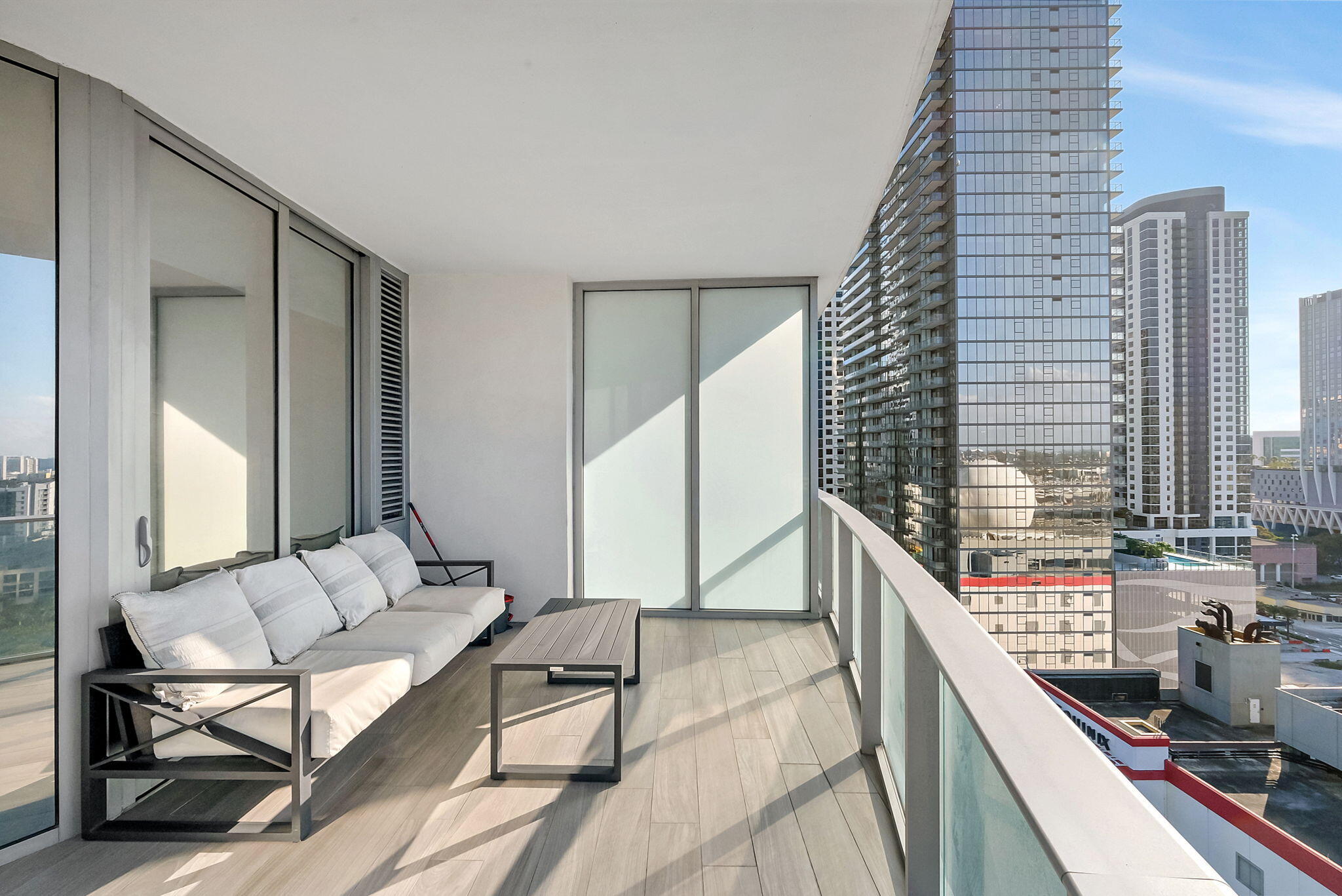 851 NE 1st #1604, Miami FL 33132