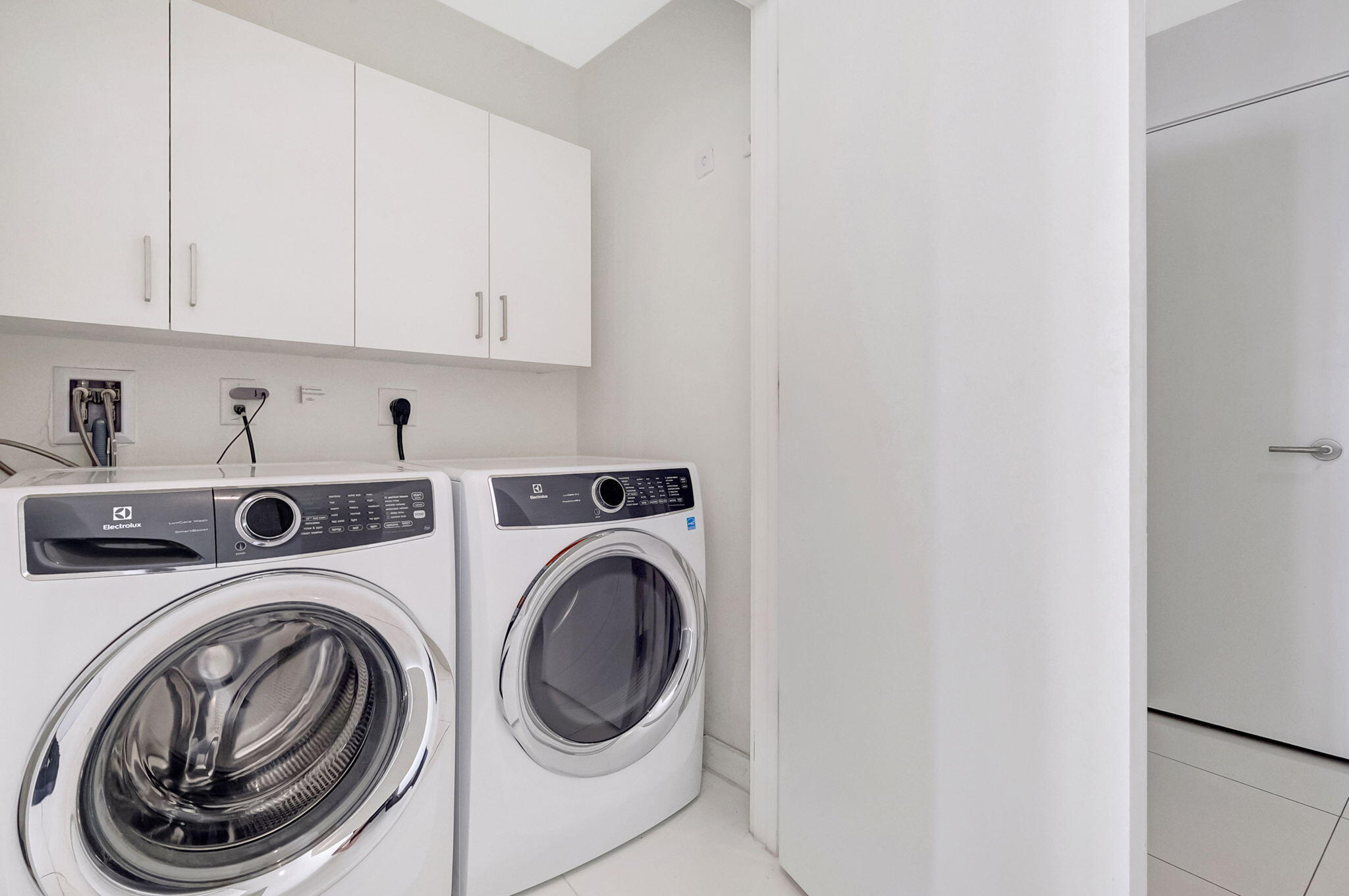 851 NE 1st #1604, Miami FL 33132