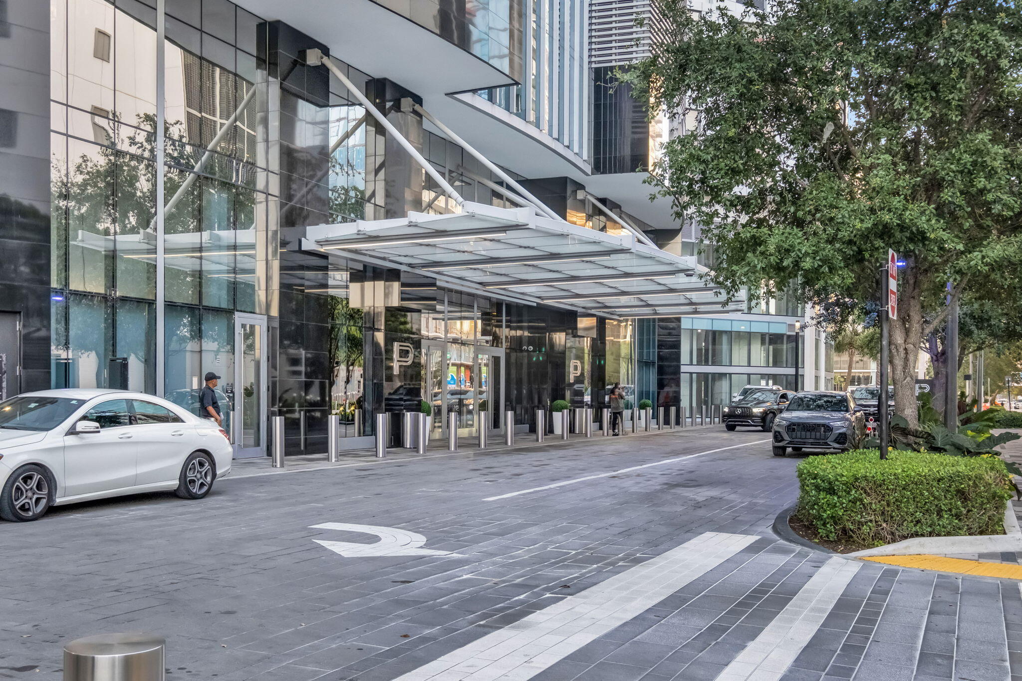851 NE 1st #1604, Miami FL 33132
