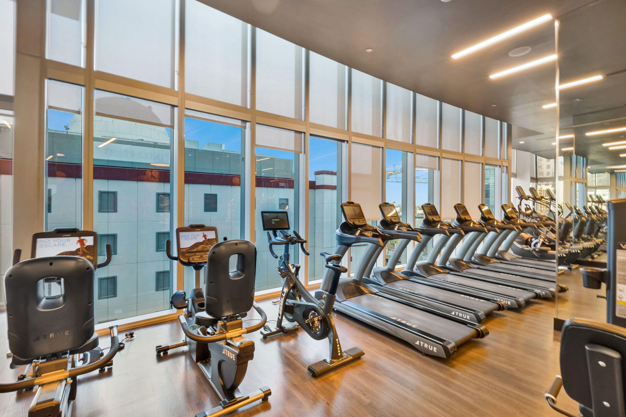 851 NE 1st #1604, Miami FL 33132