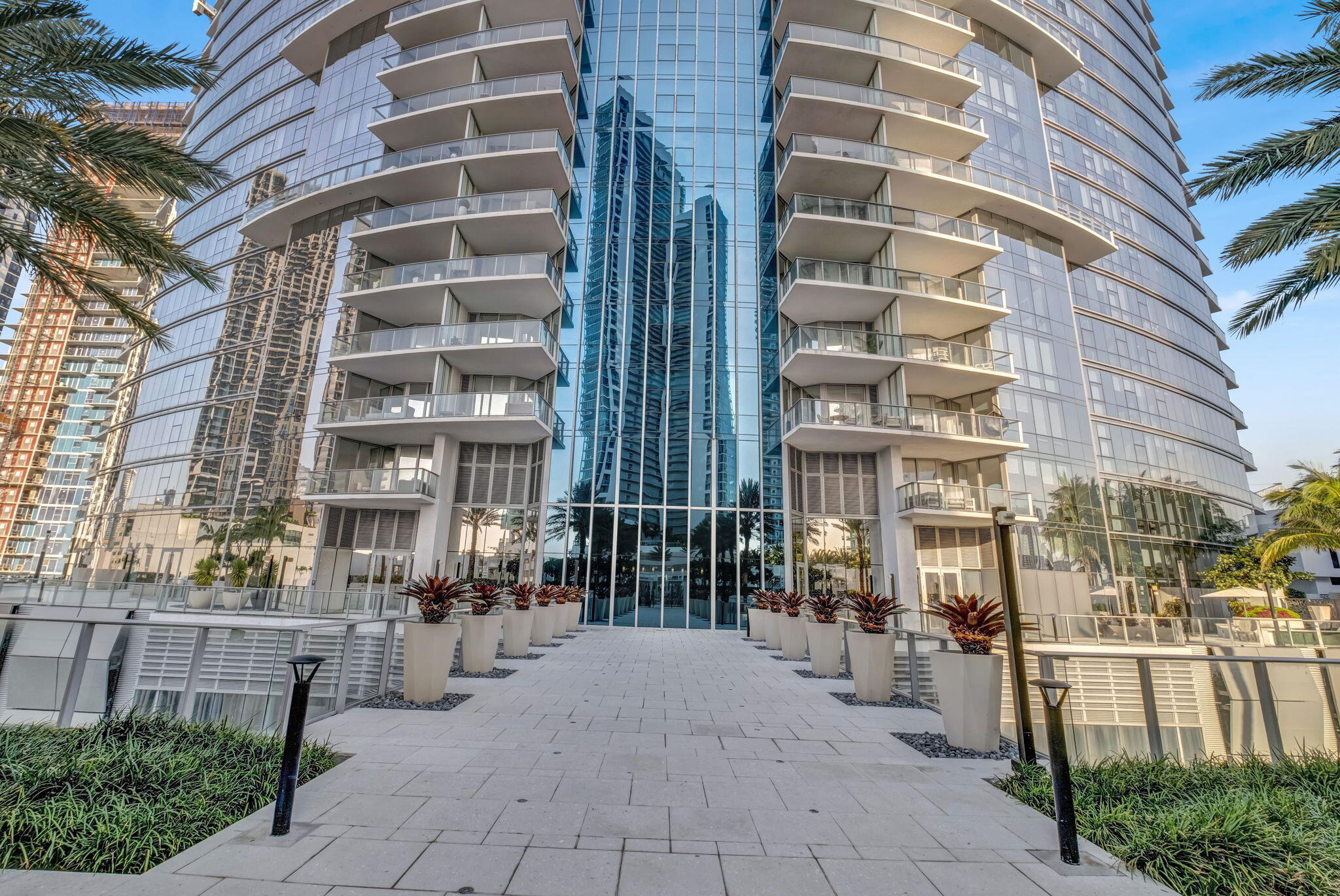 851 NE 1st #1604, Miami FL 33132