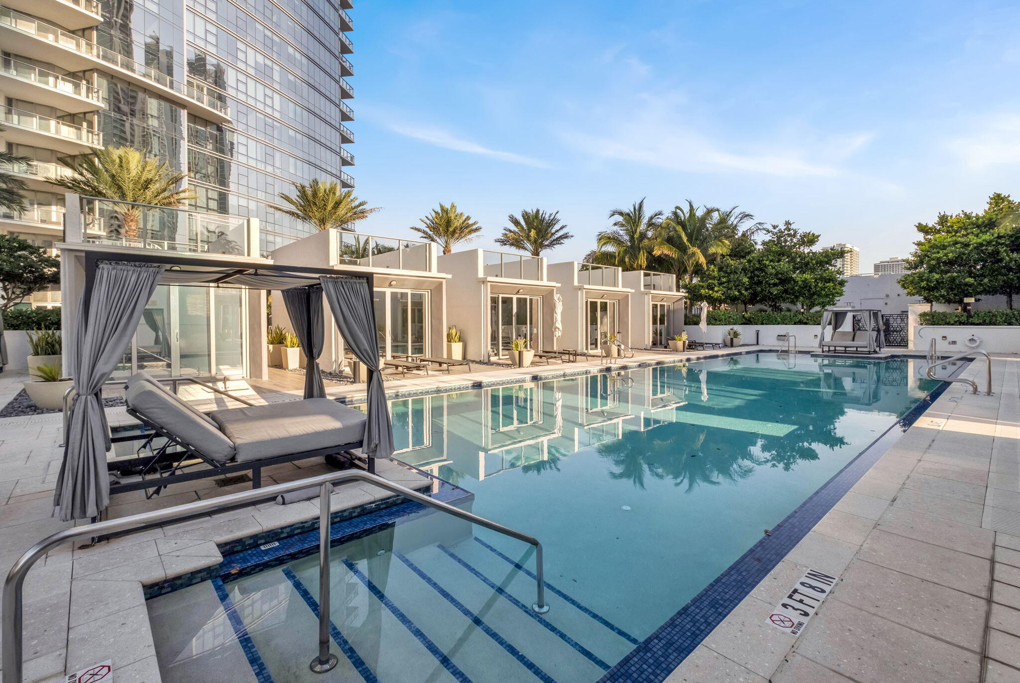851 NE 1st #1604, Miami FL 33132