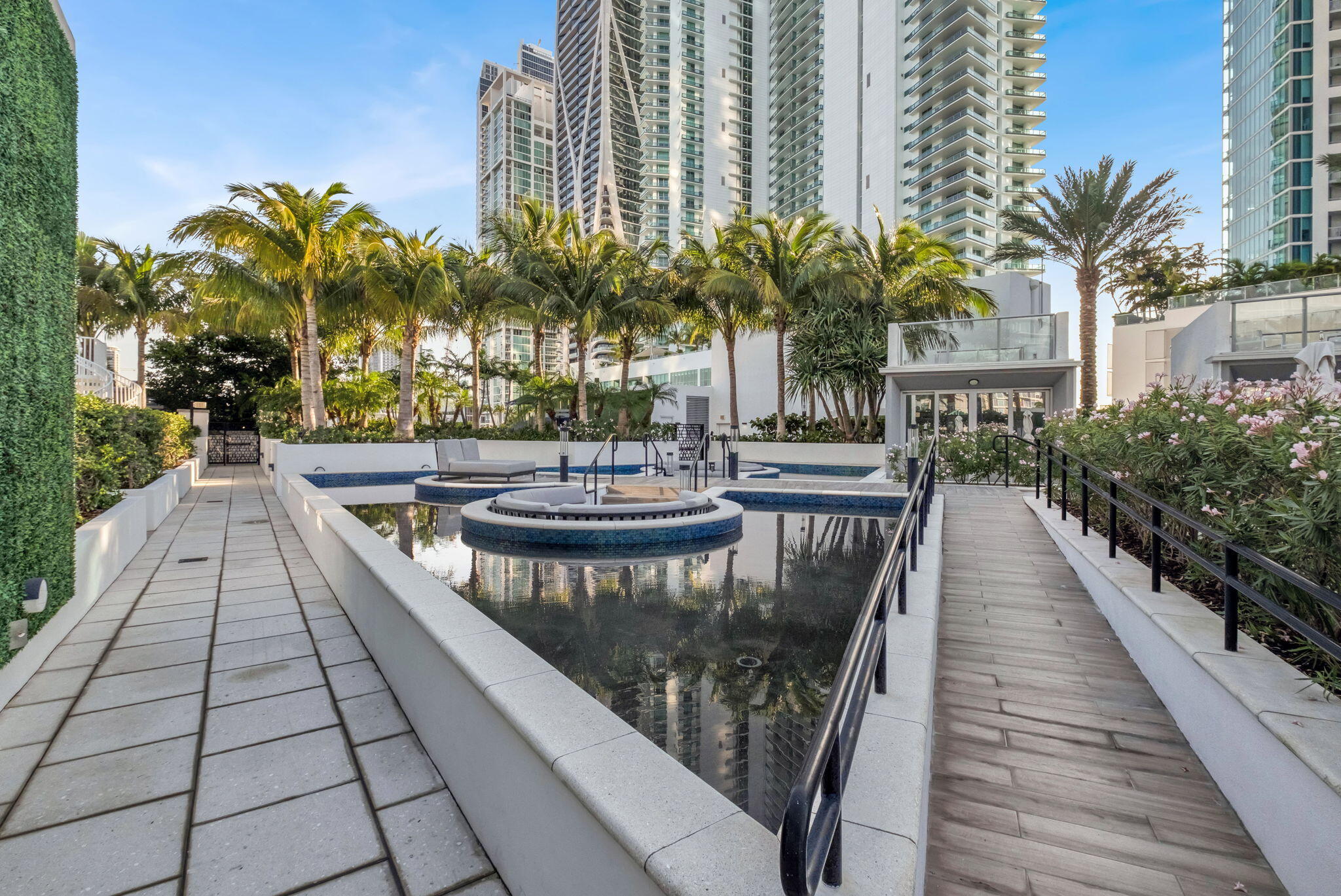 851 NE 1st #1604, Miami FL 33132
