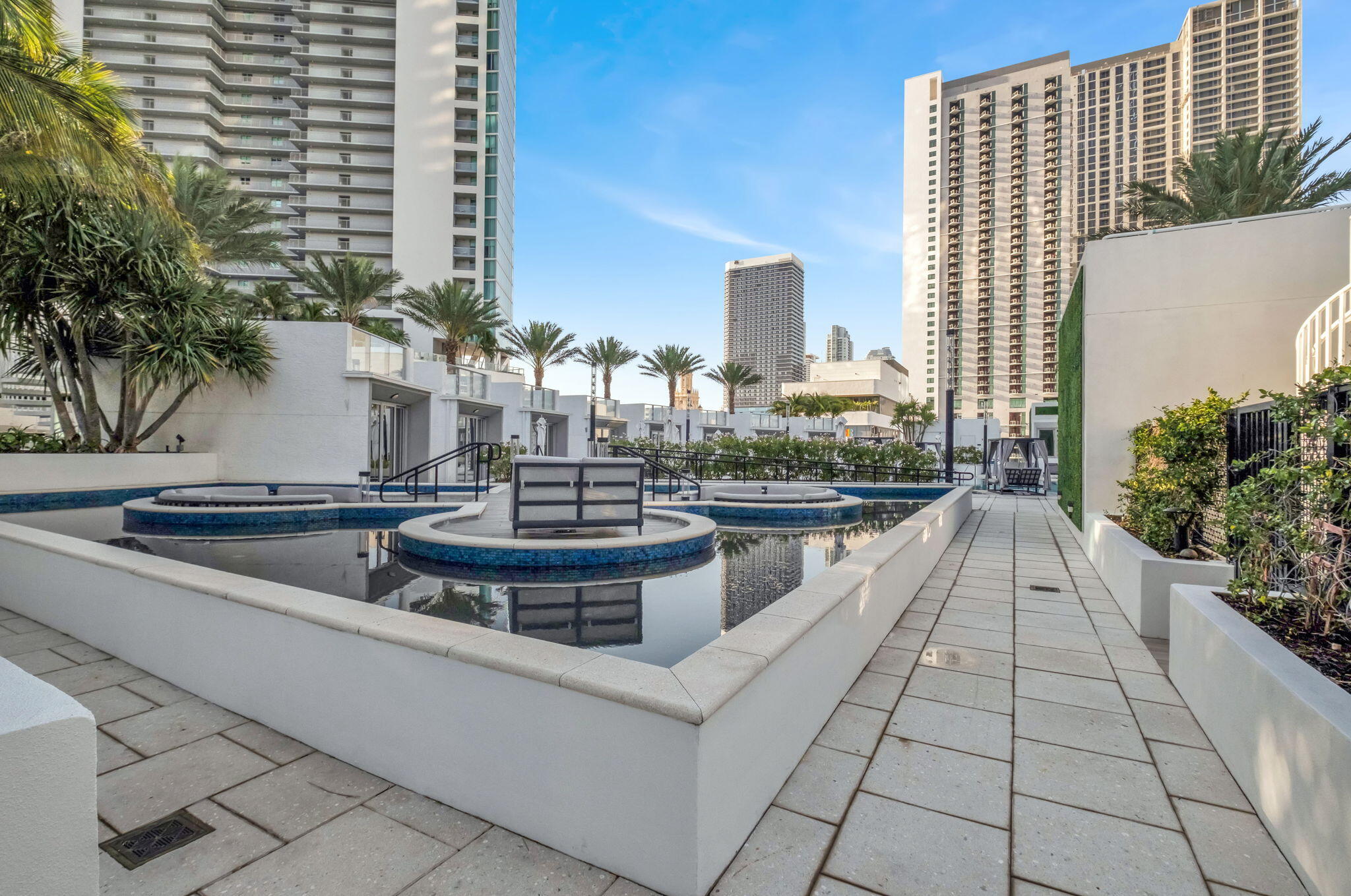 851 NE 1st #1604, Miami FL 33132