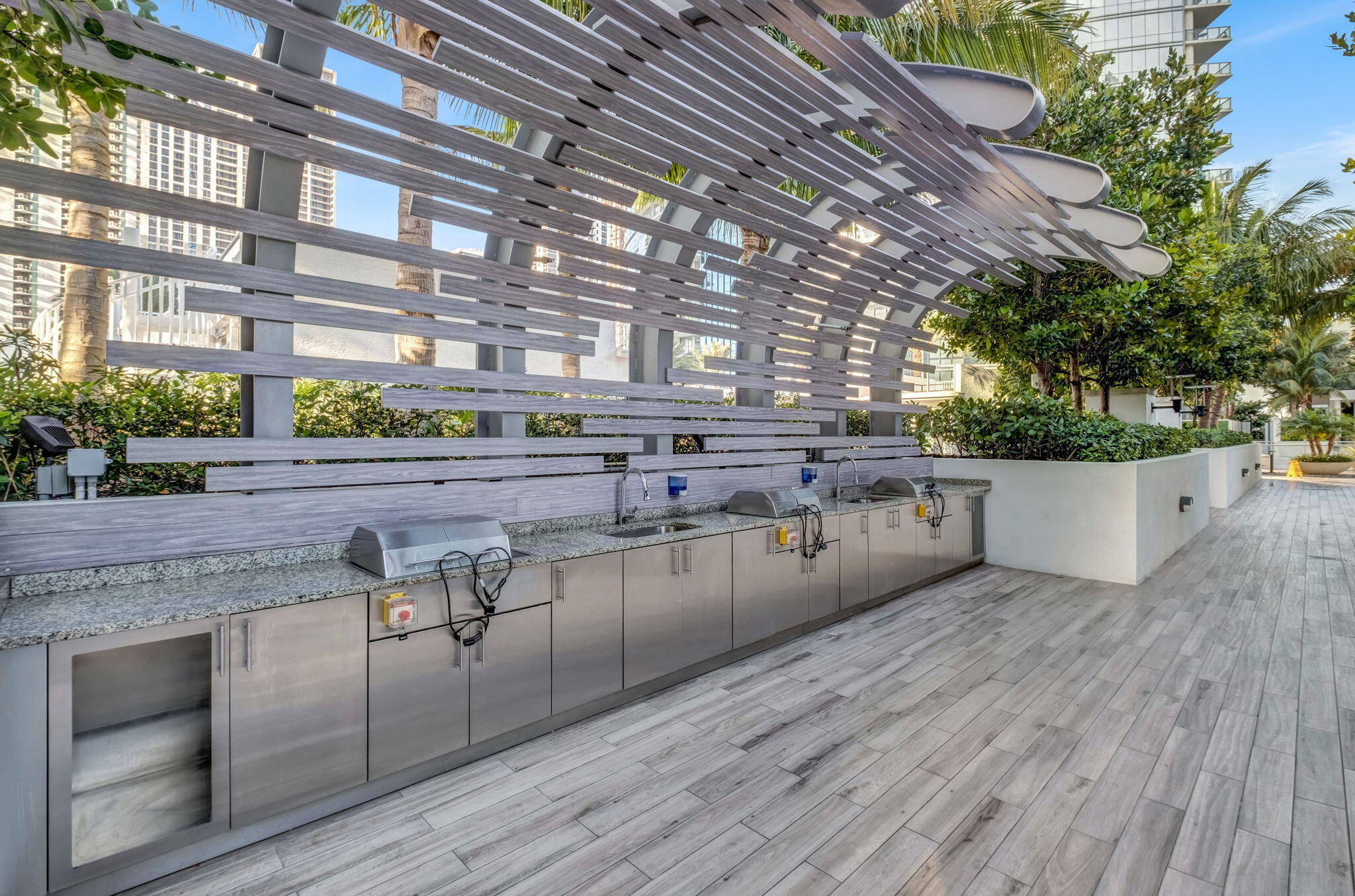 851 NE 1st #1604, Miami FL 33132