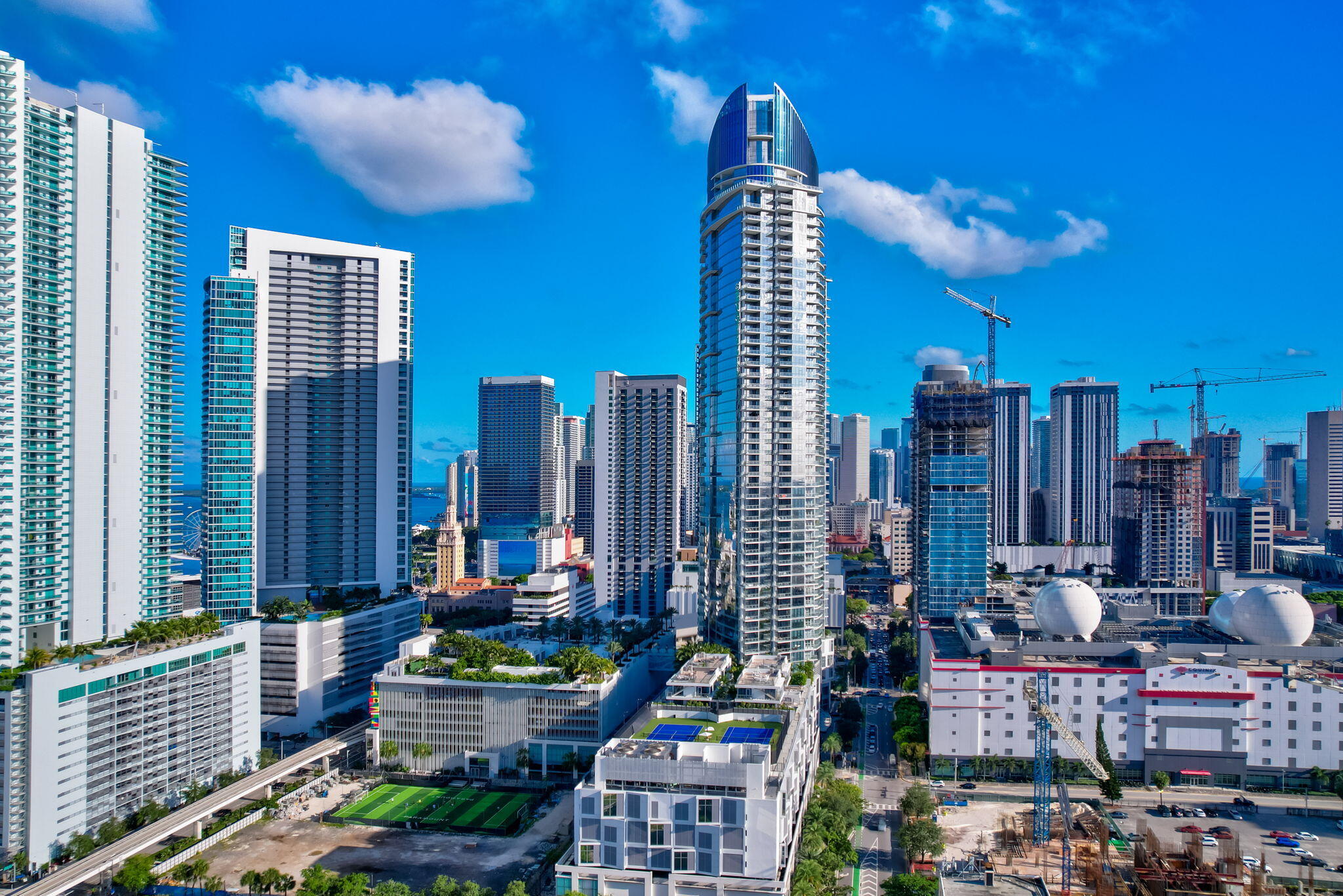 851 NE 1st #1604, Miami FL 33132