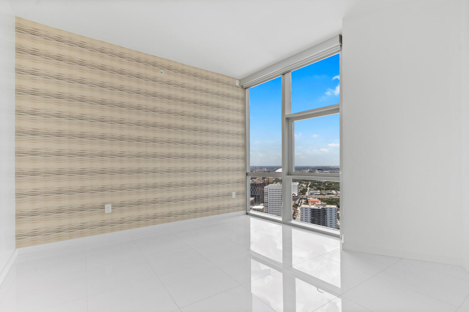 851 NE 1st #3512, Miami FL 33132