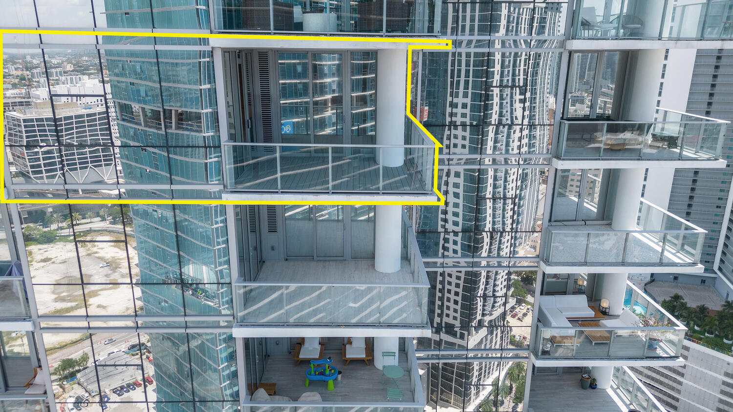851 NE 1st #3512, Miami FL 33132