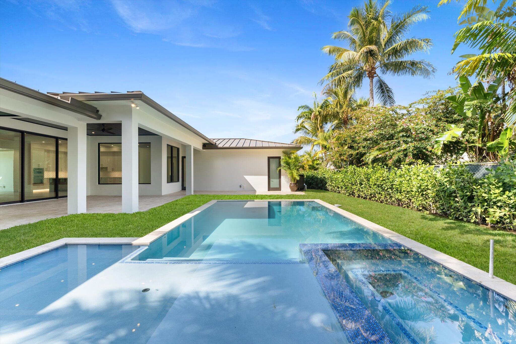 715 Mission Hill, Boynton Beach FL 33435