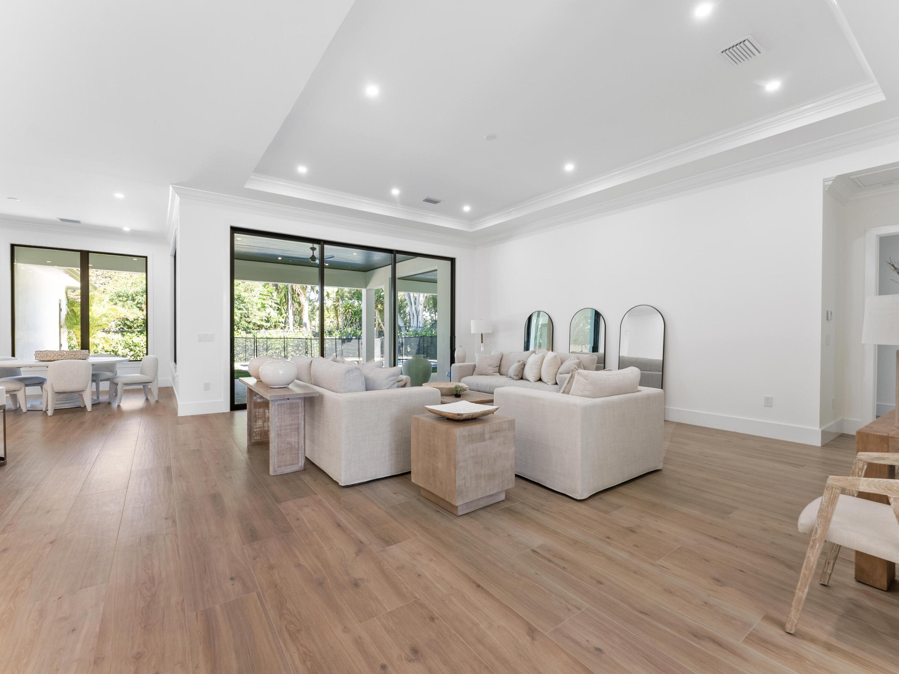 715 Mission Hill, Boynton Beach FL 33435
