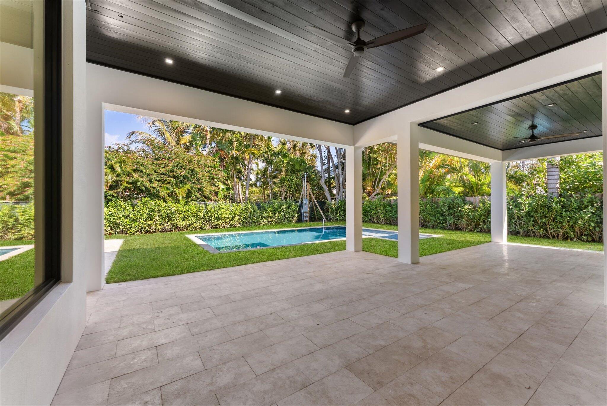 715 Mission Hill, Boynton Beach FL 33435