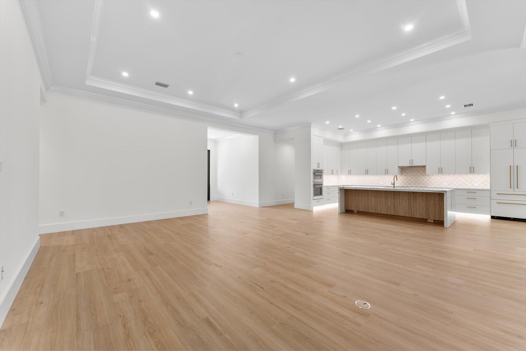 715 Mission Hill, Boynton Beach FL 33435