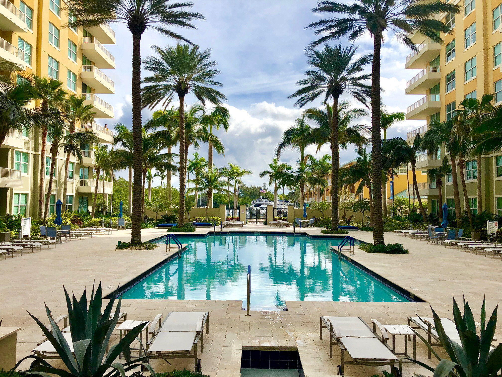 625 Casa Loma #403, Boynton Beach FL 33435