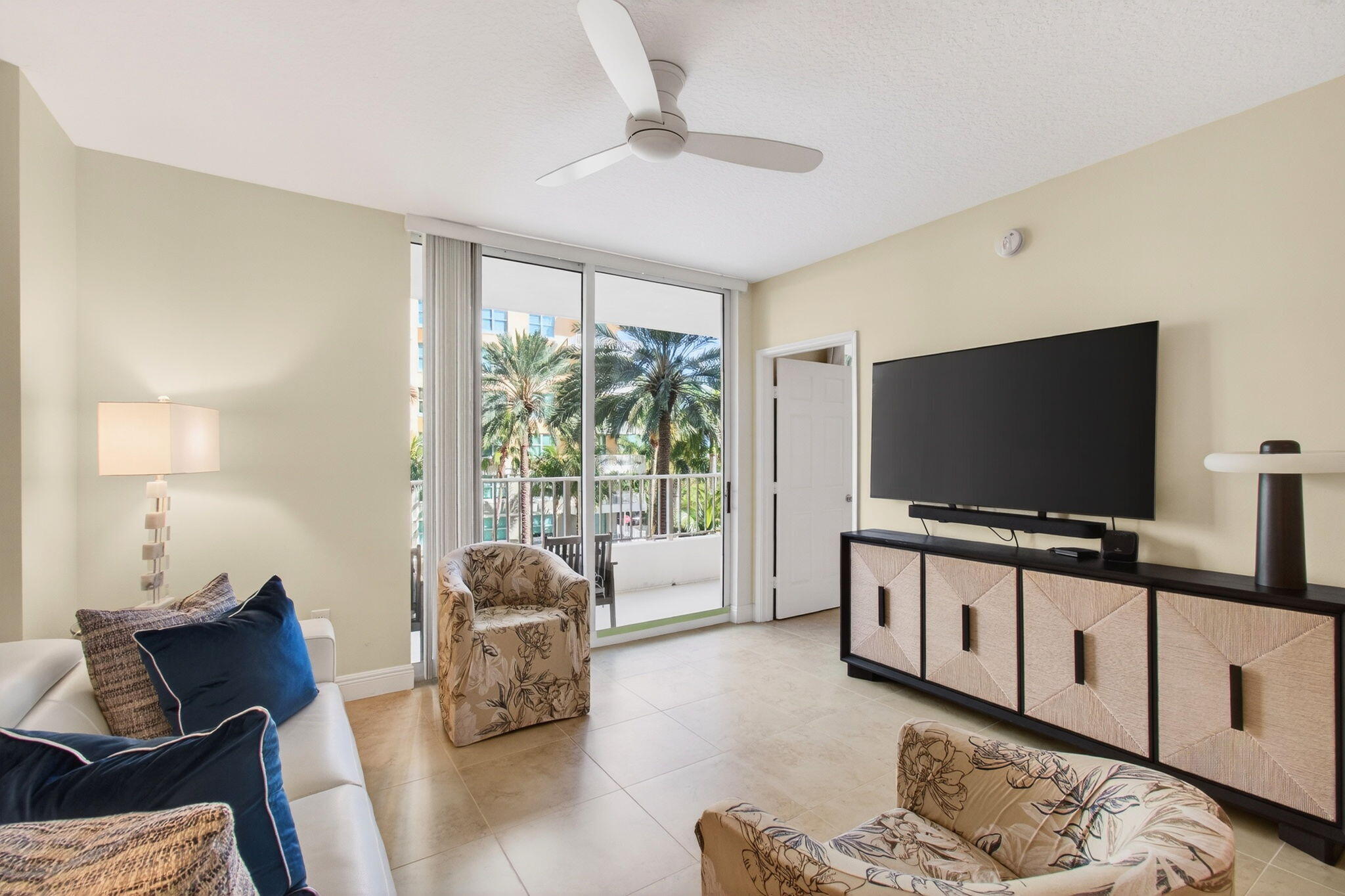 625 Casa Loma #403, Boynton Beach FL 33435