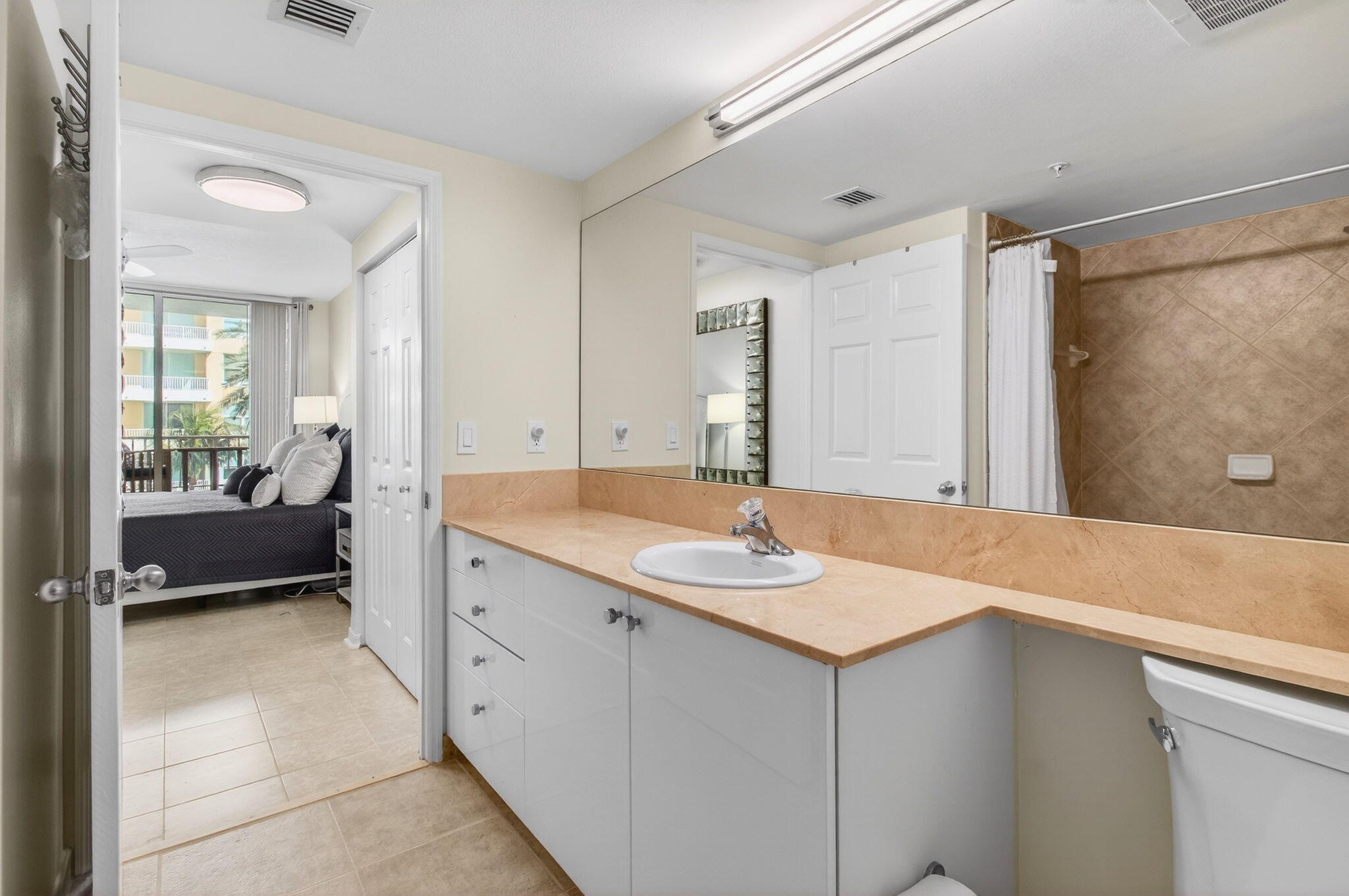 625 Casa Loma #403, Boynton Beach FL 33435