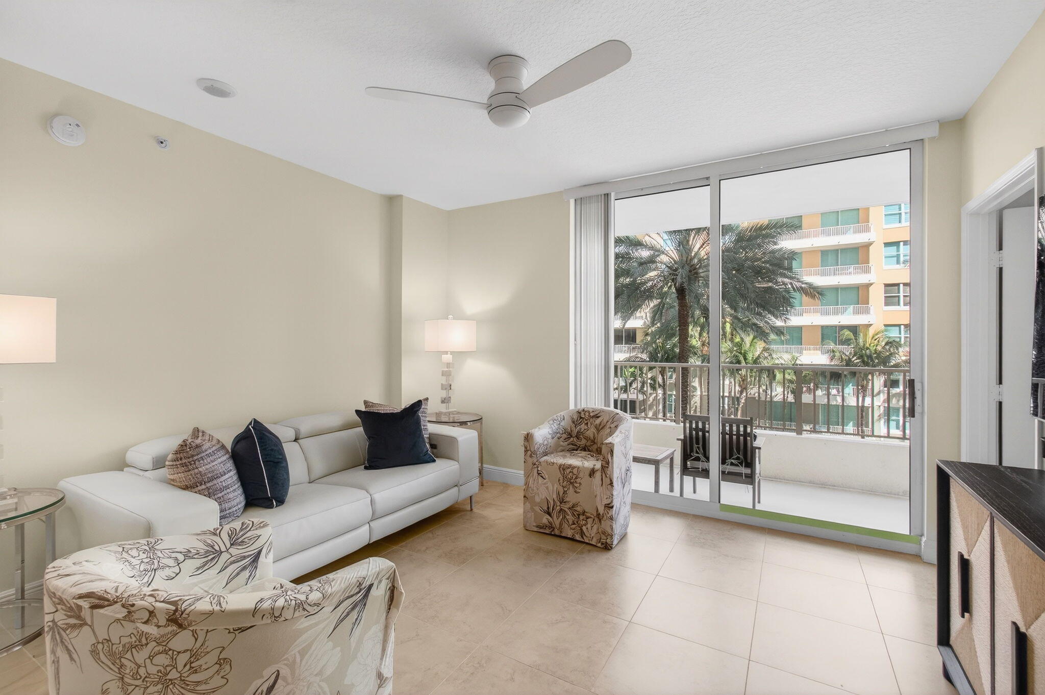 625 Casa Loma #403, Boynton Beach FL 33435