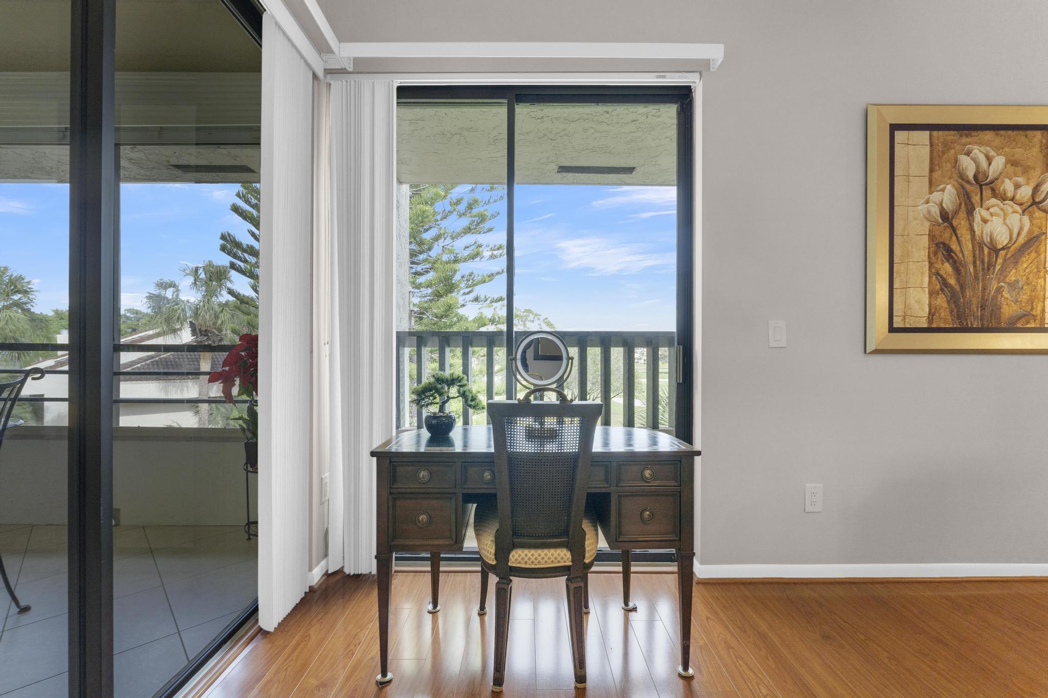 7460 La Paz #309, Boca Raton FL 33433