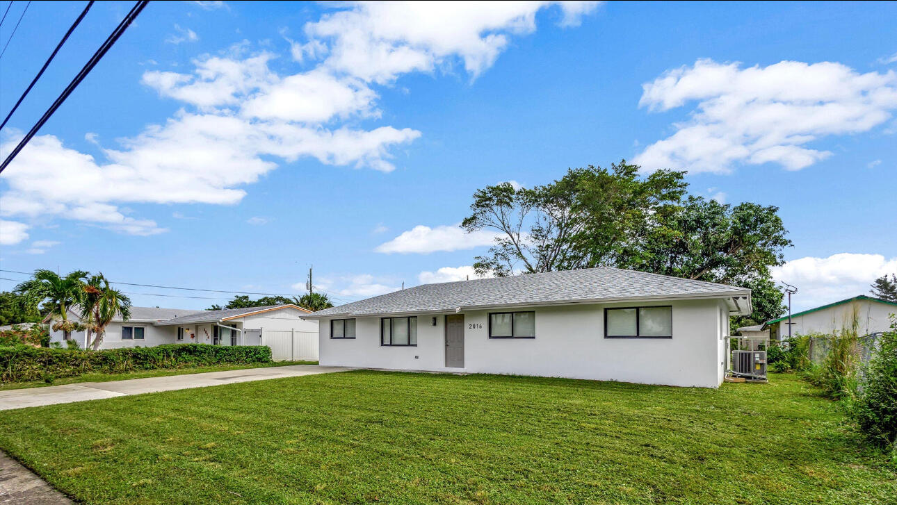 2016 Avenue, Riviera Beach FL 33404