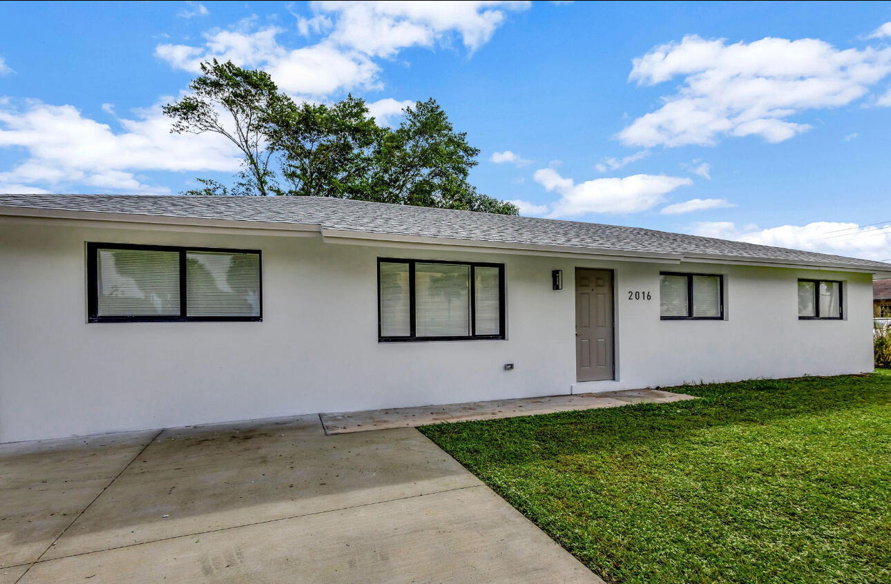 2016 Avenue, Riviera Beach FL 33404