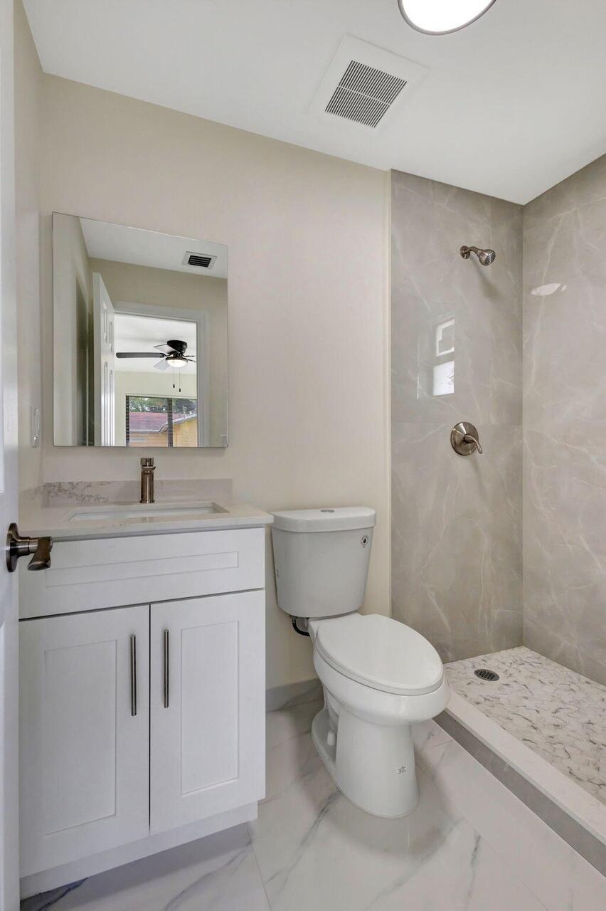 2016 Avenue, Riviera Beach FL 33404
