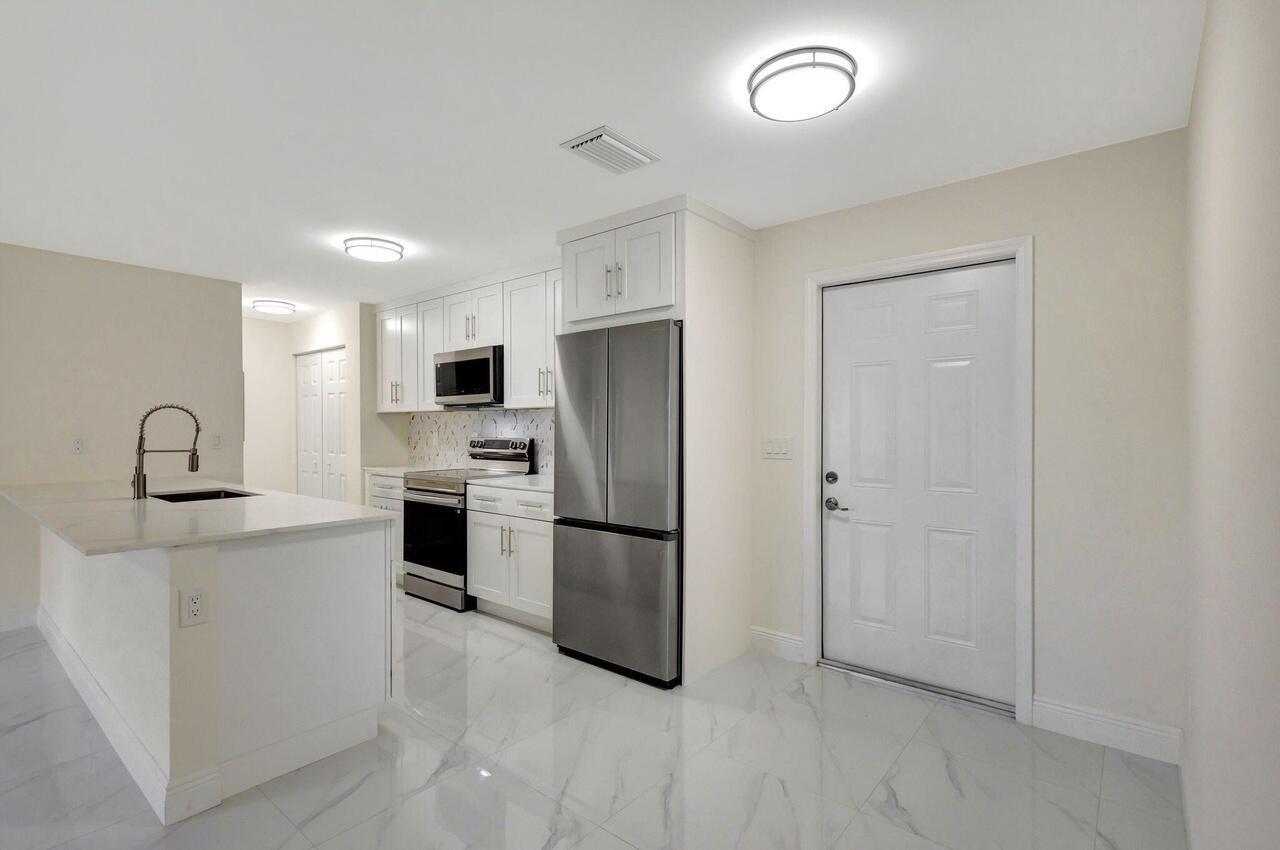 2016 Avenue, Riviera Beach FL 33404