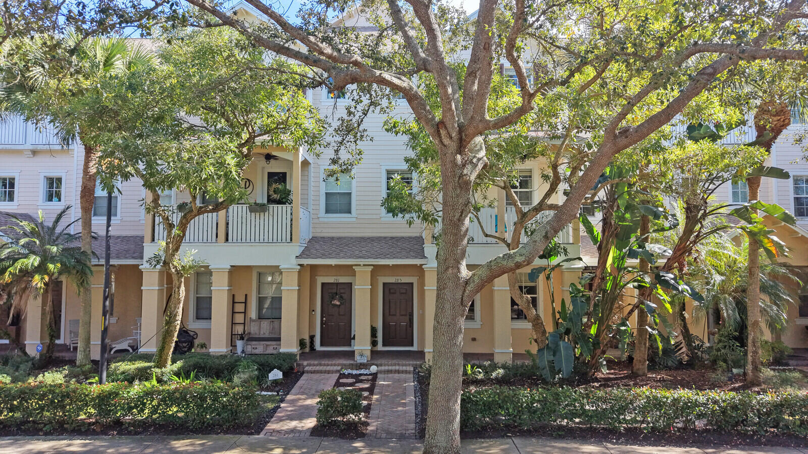 285 E Bay Cedar, Jupiter FL 33458
