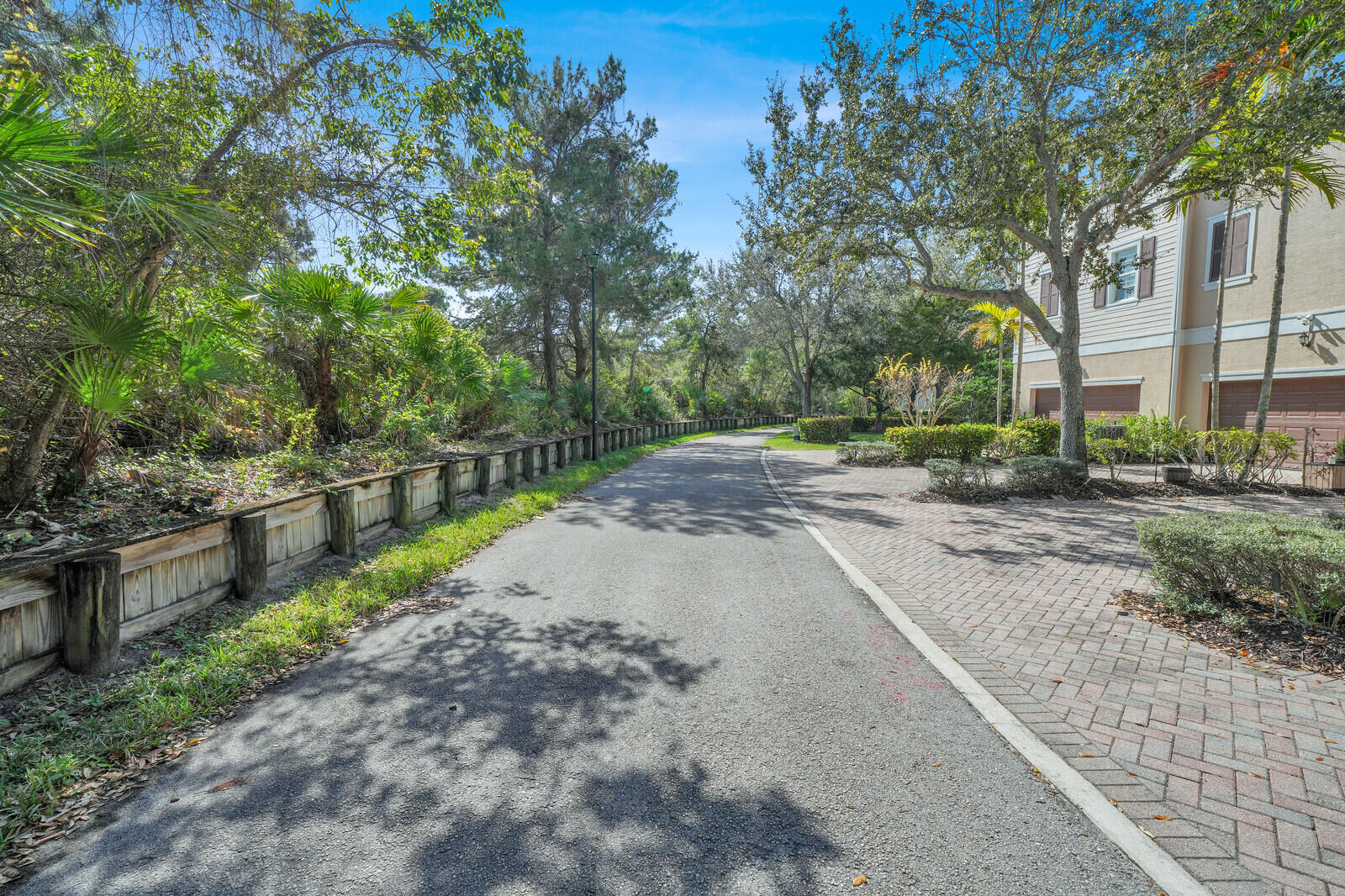 285 E Bay Cedar, Jupiter FL 33458