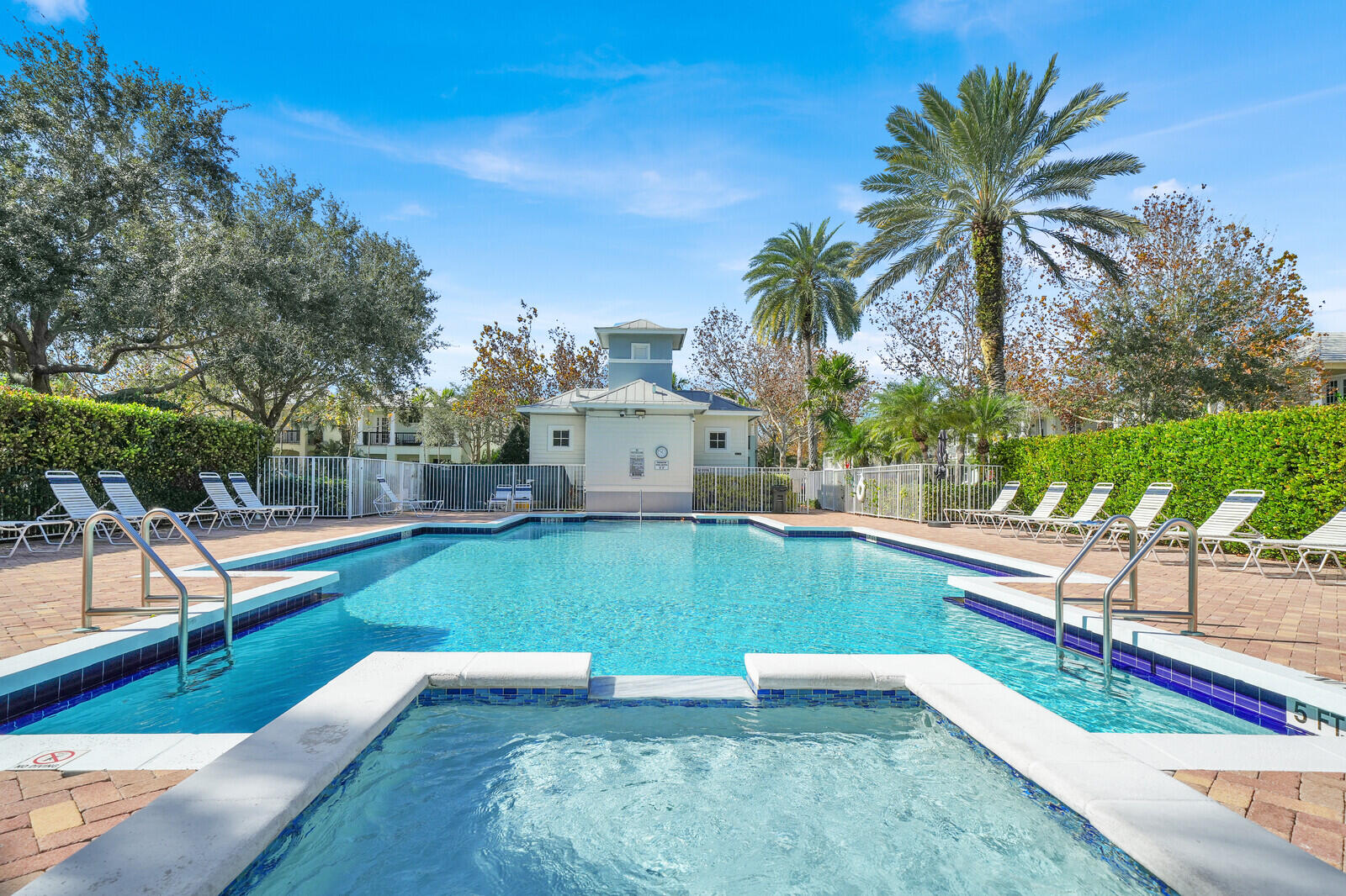 285 E Bay Cedar, Jupiter FL 33458