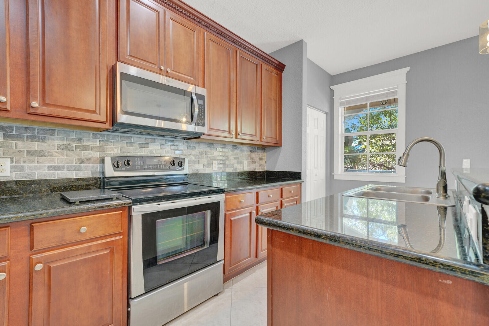 285 E Bay Cedar, Jupiter FL 33458