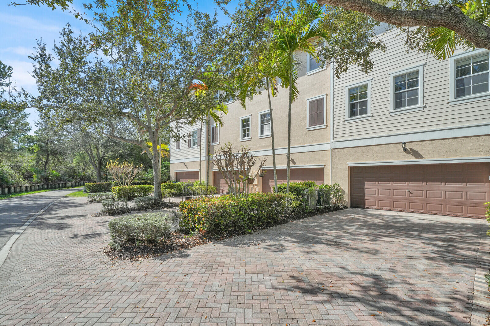 285 E Bay Cedar, Jupiter FL 33458