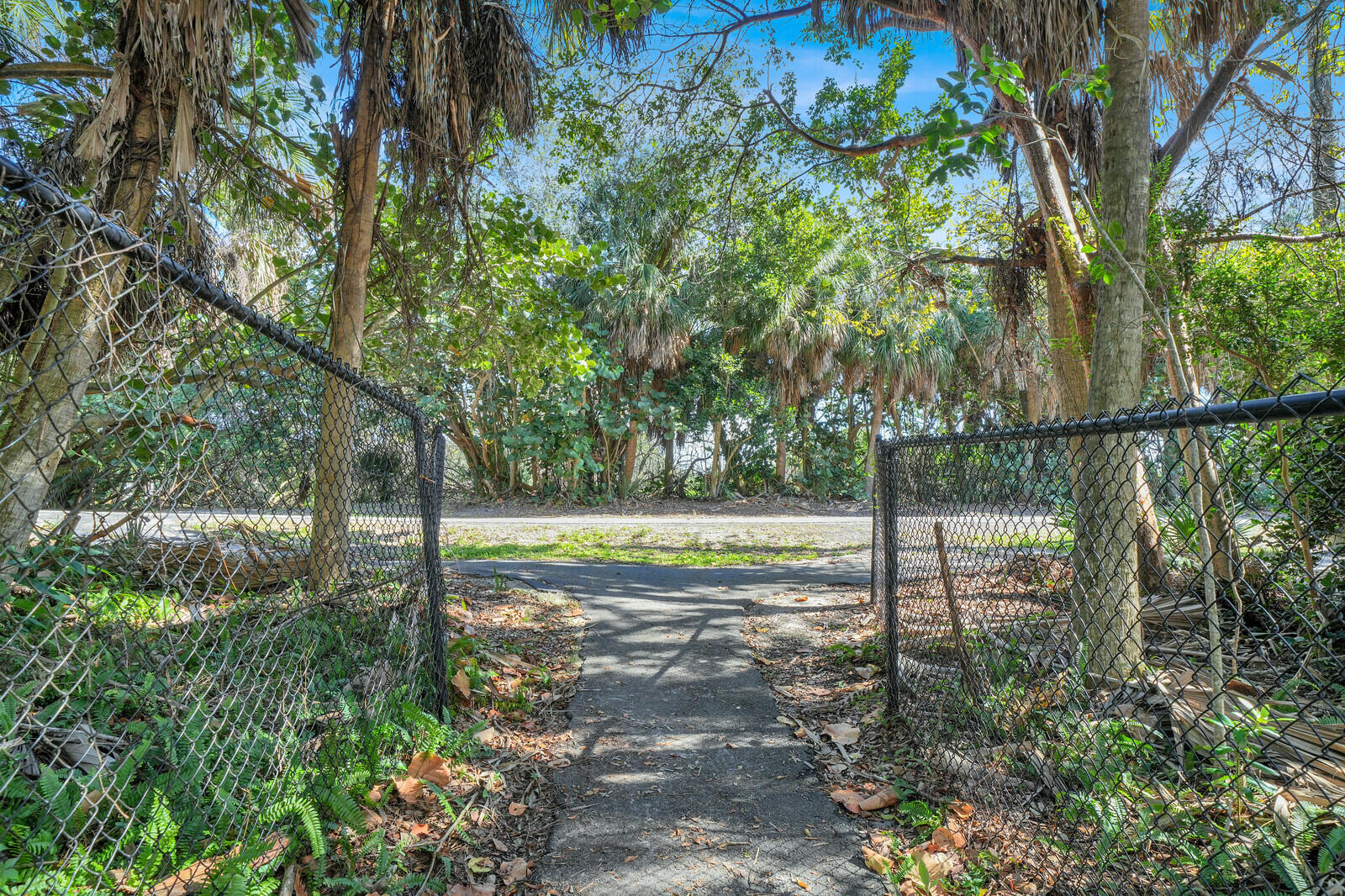 285 E Bay Cedar, Jupiter FL 33458